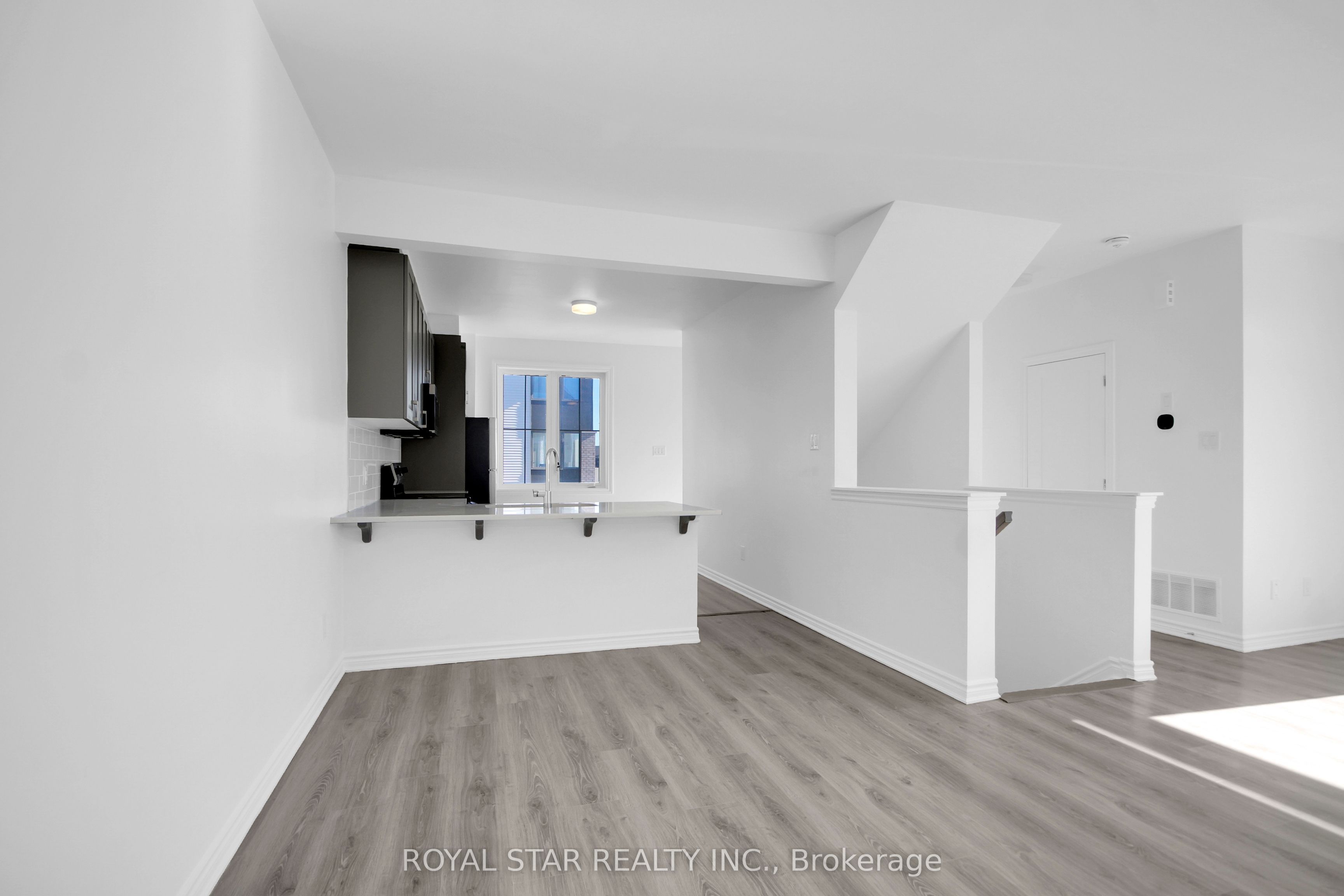 318 Ilmenite Private Property Photo 15