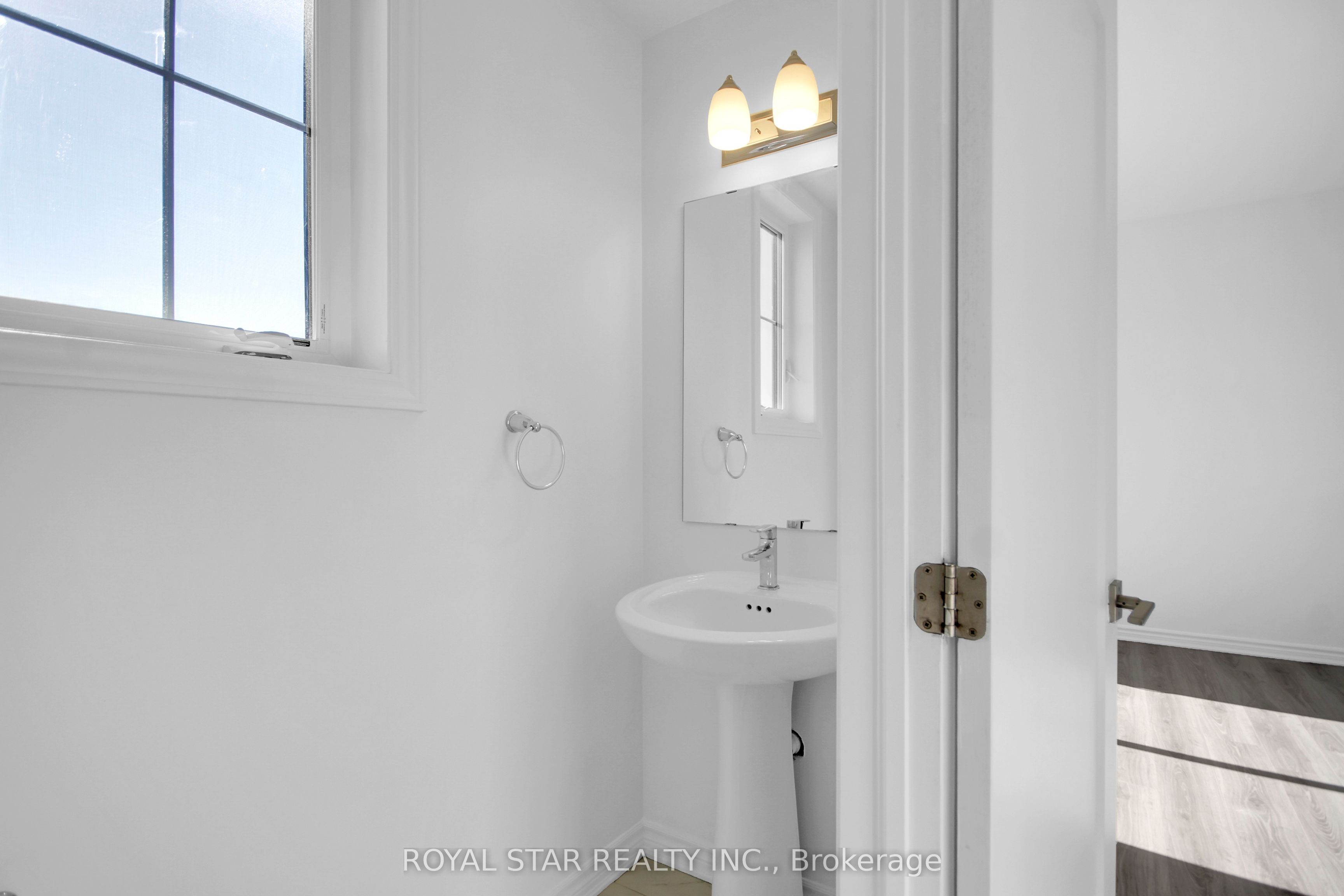 318 Ilmenite Private Property Photo 25