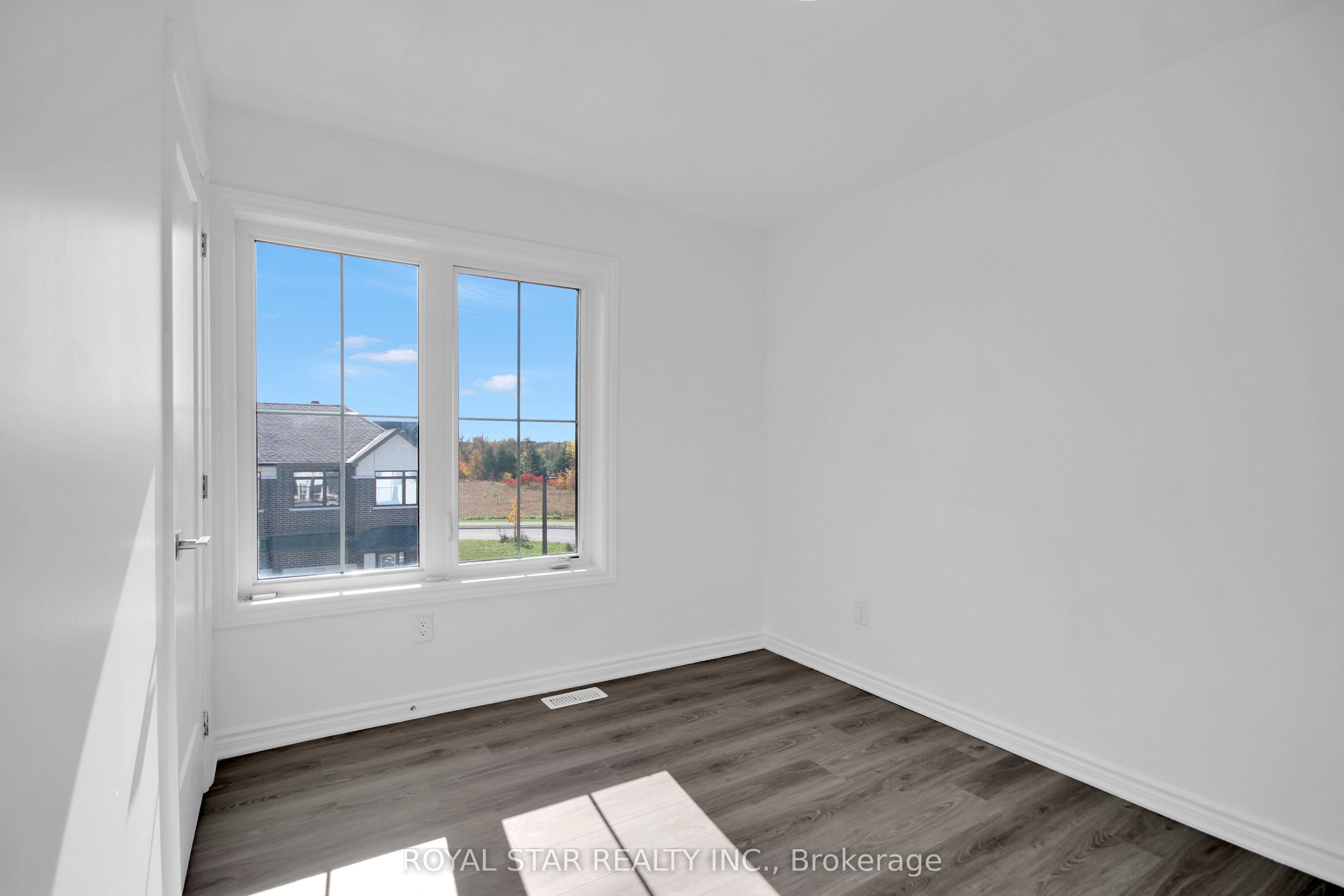 318 Ilmenite Private Property Photo 32