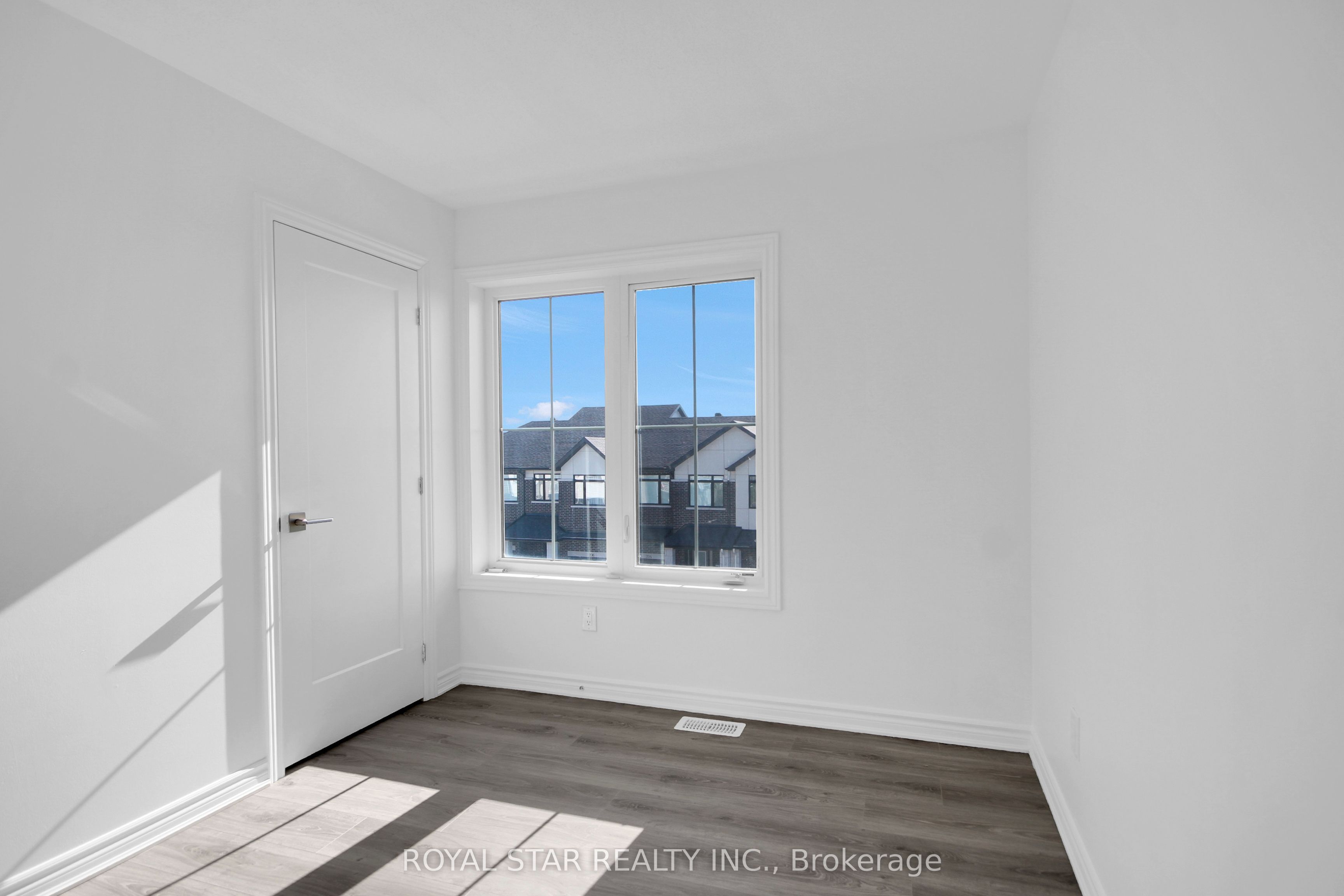 318 Ilmenite Private Property Photo 33