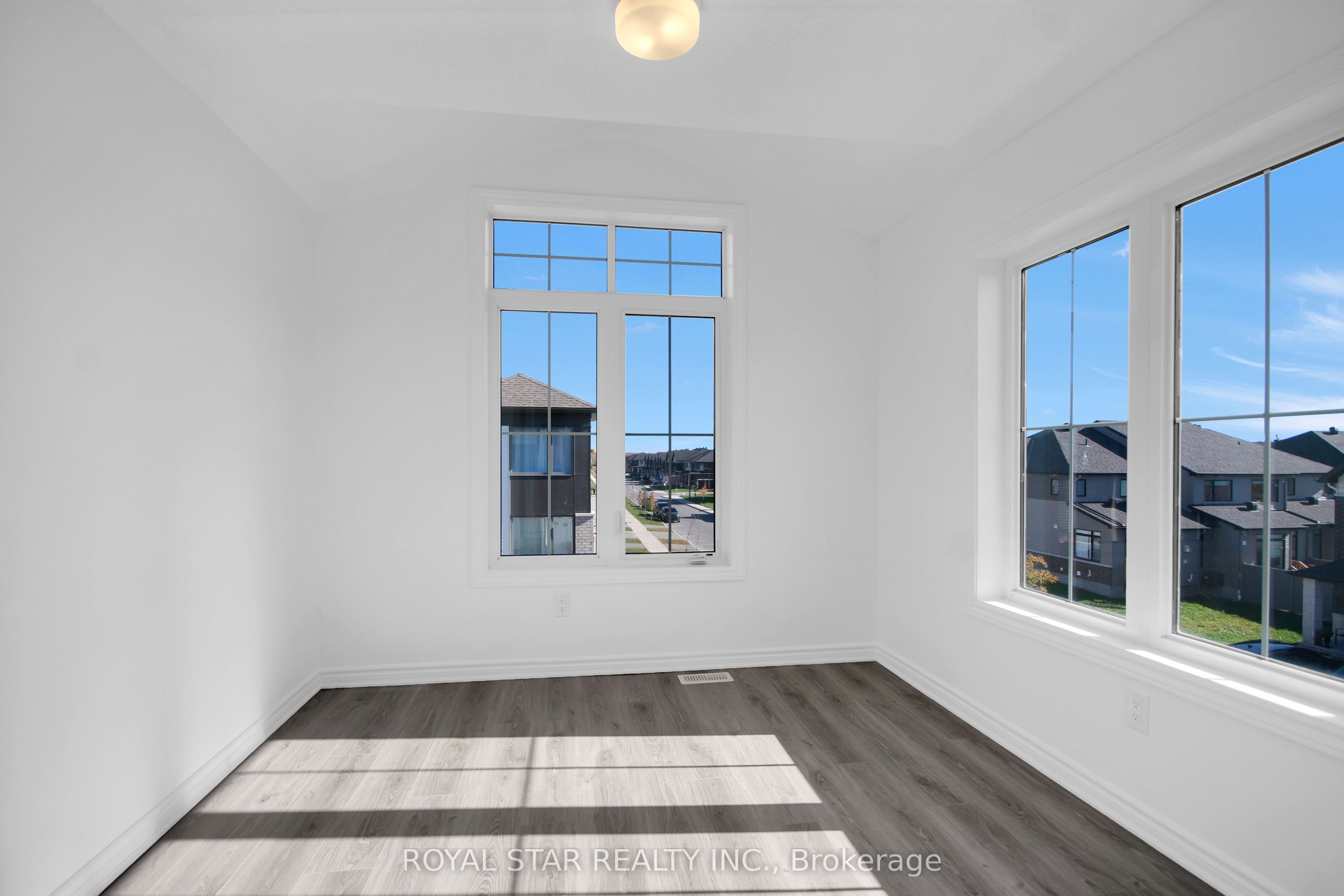 318 Ilmenite Private Property Photo 35
