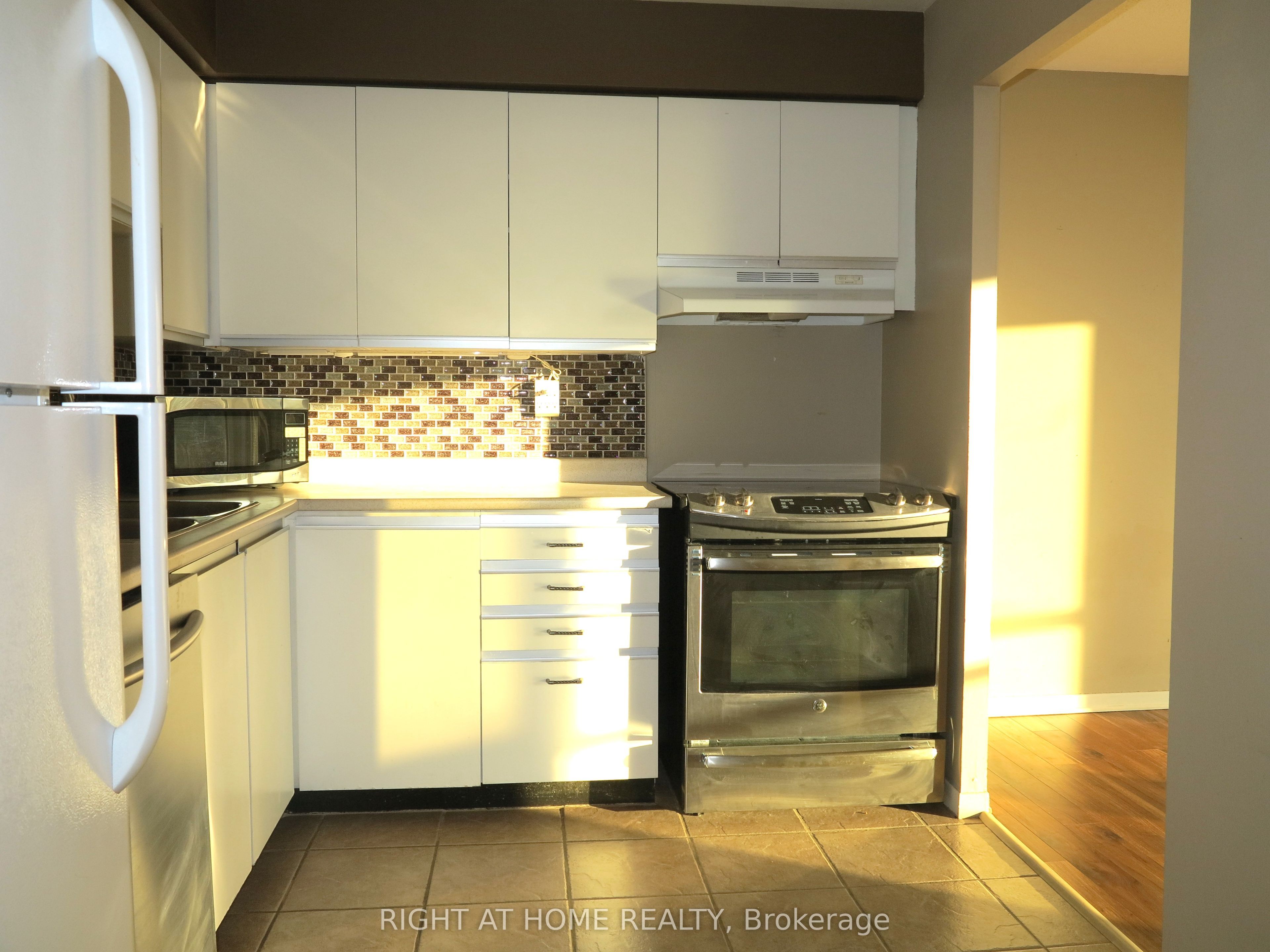 127 Belmont Drive 610 Property Photo 3