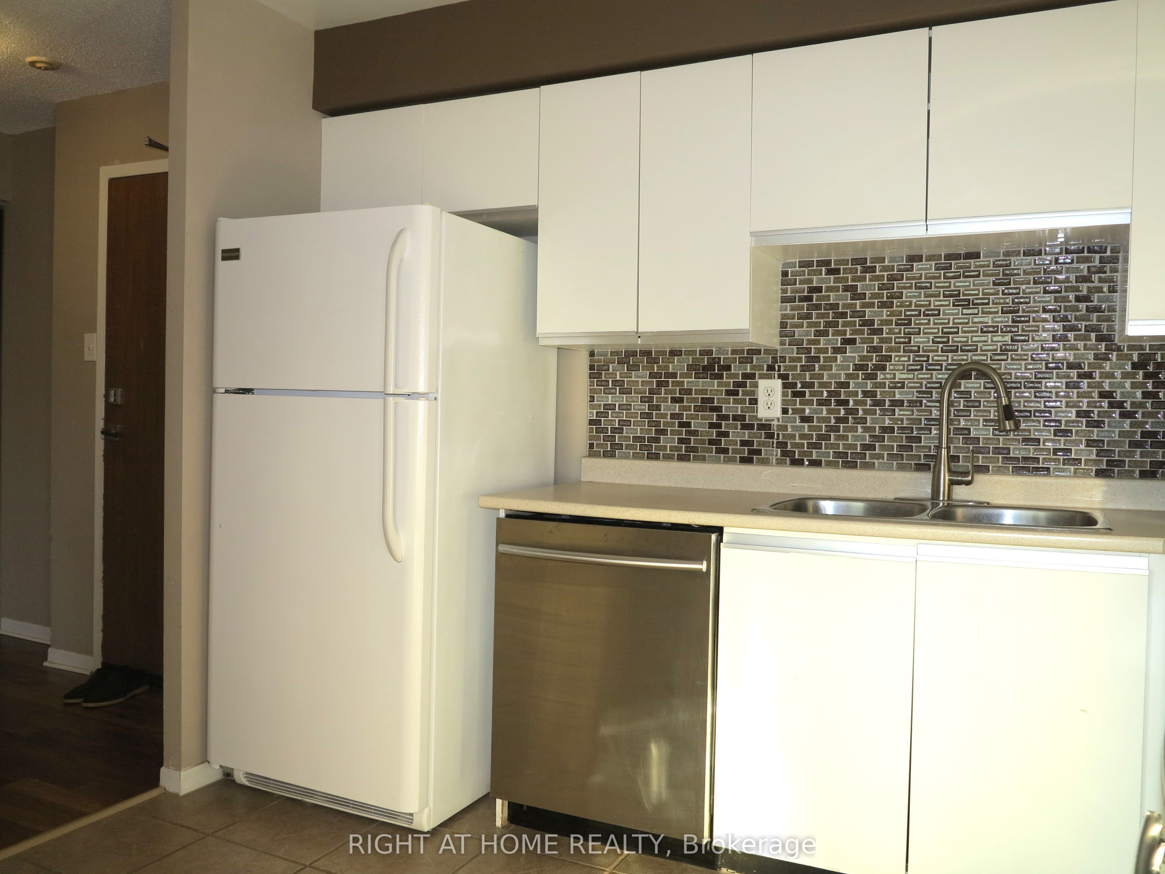 127 Belmont Drive 610 Property Photo 4