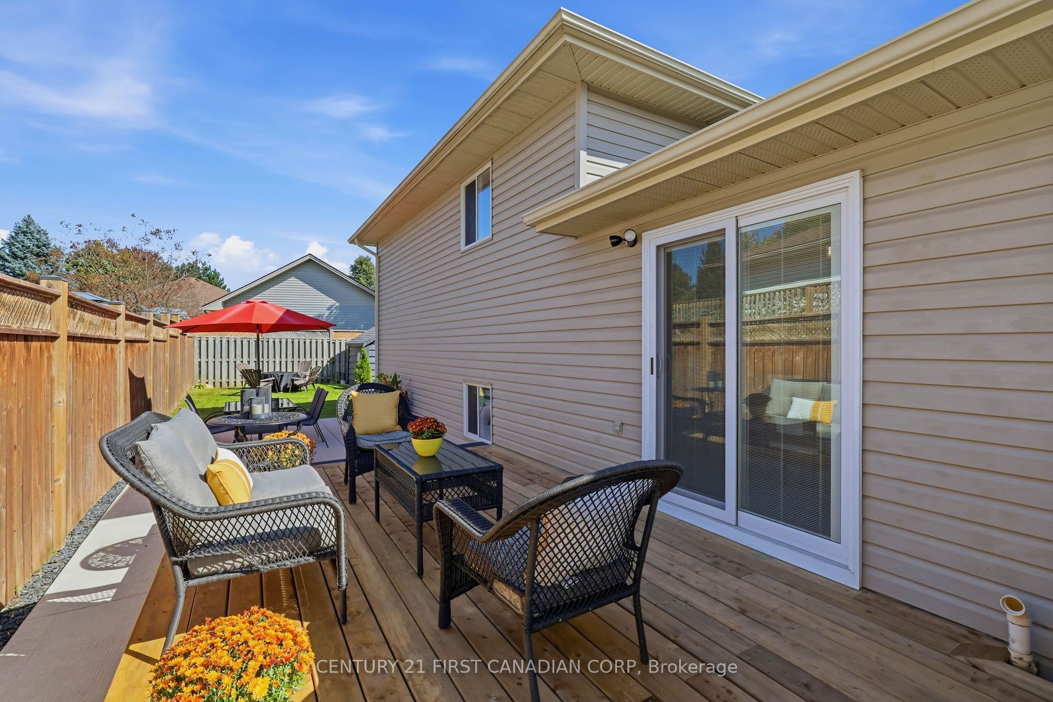 546 Talltree Crescent Property Photo 6