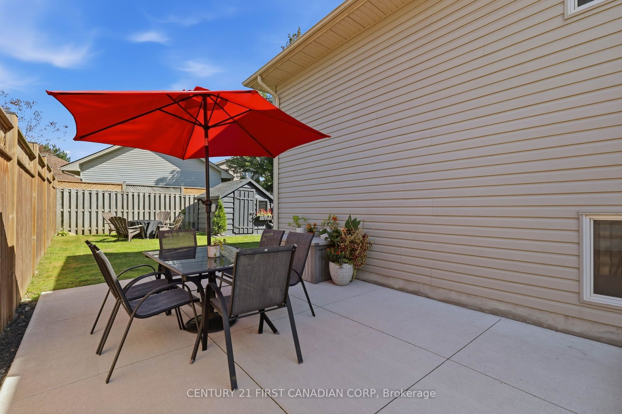 546 Talltree Crescent Property Photo 8