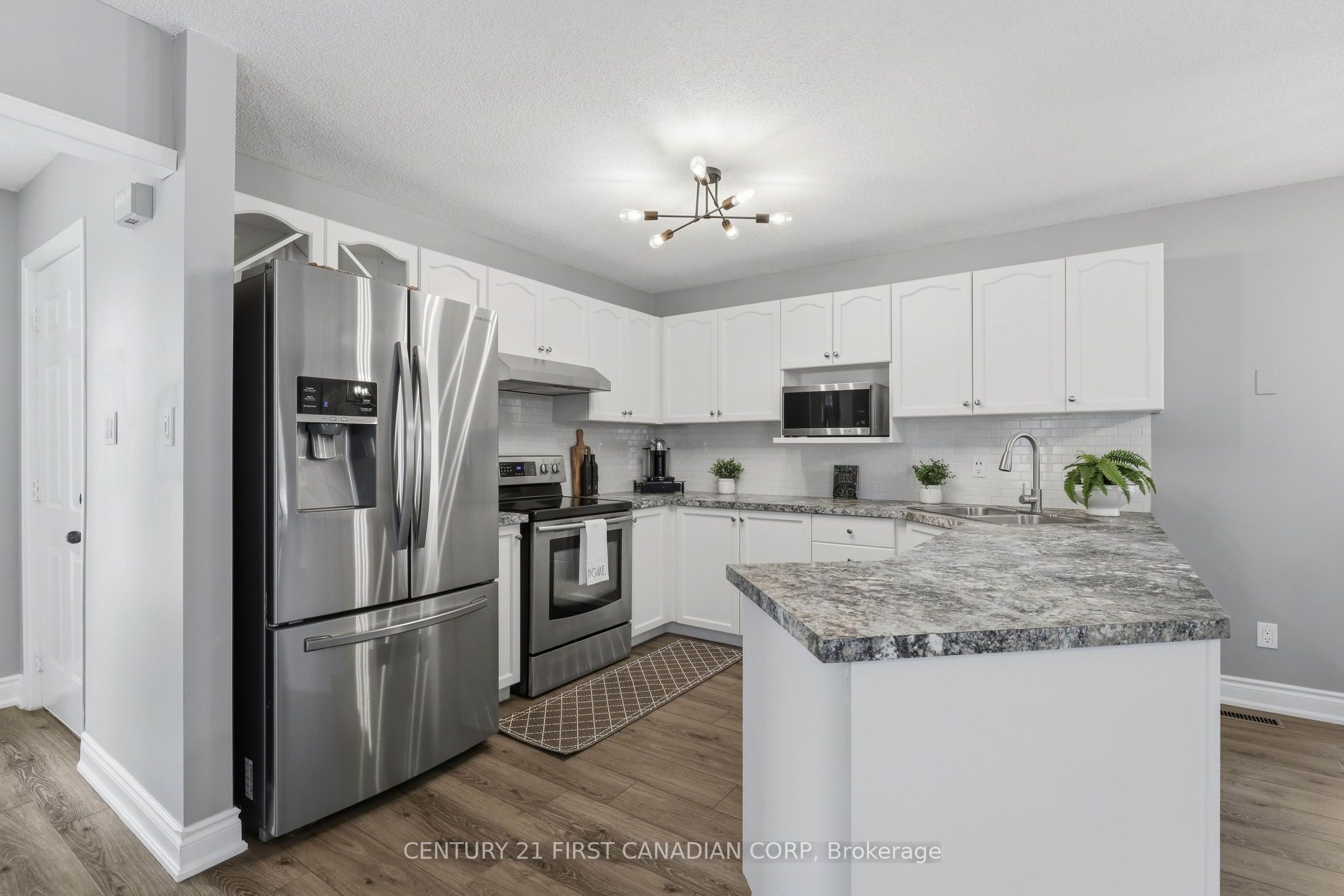 546 Talltree Crescent Property Photo 16