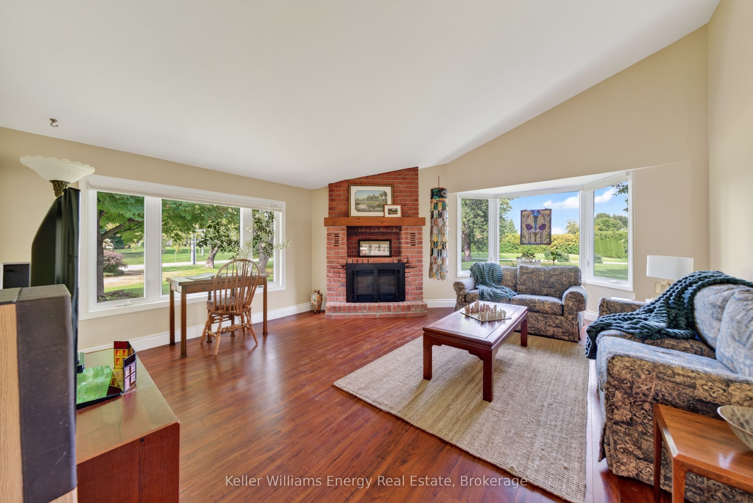 89 Smith's Bay Avenue Property Photo 4