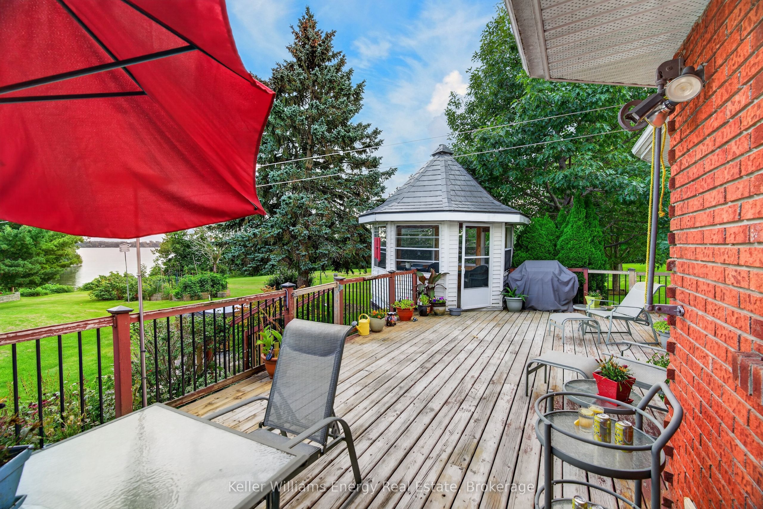 89 Smith's Bay Avenue Property Photo 35