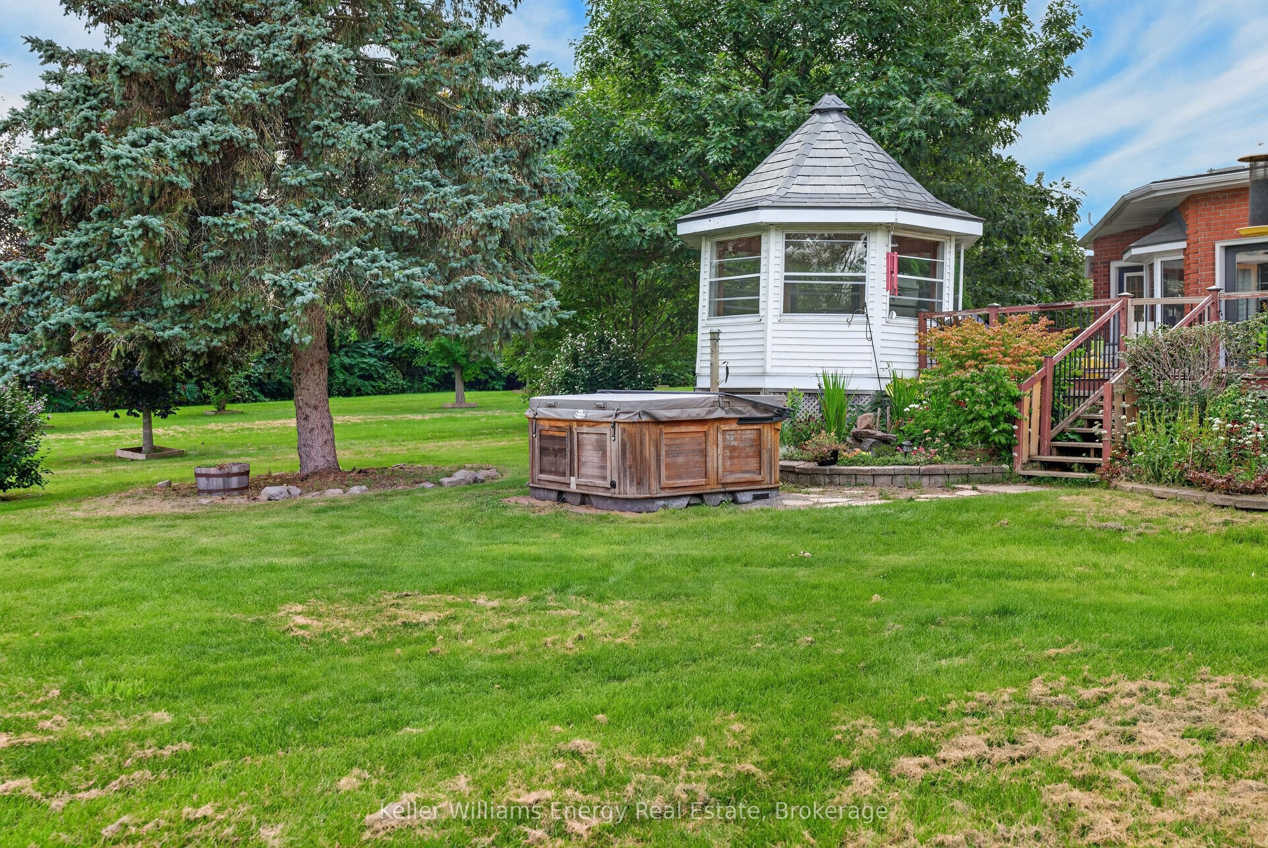 89 Smith's Bay Avenue Property Photo 38