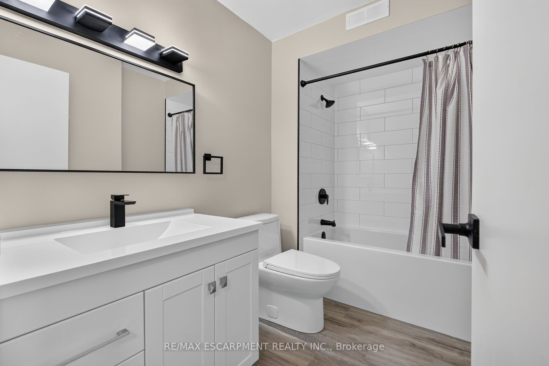 350 Quigley Road 741 Property Photo 27