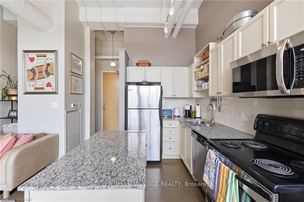 410 King Street W 307 Property Photo 9