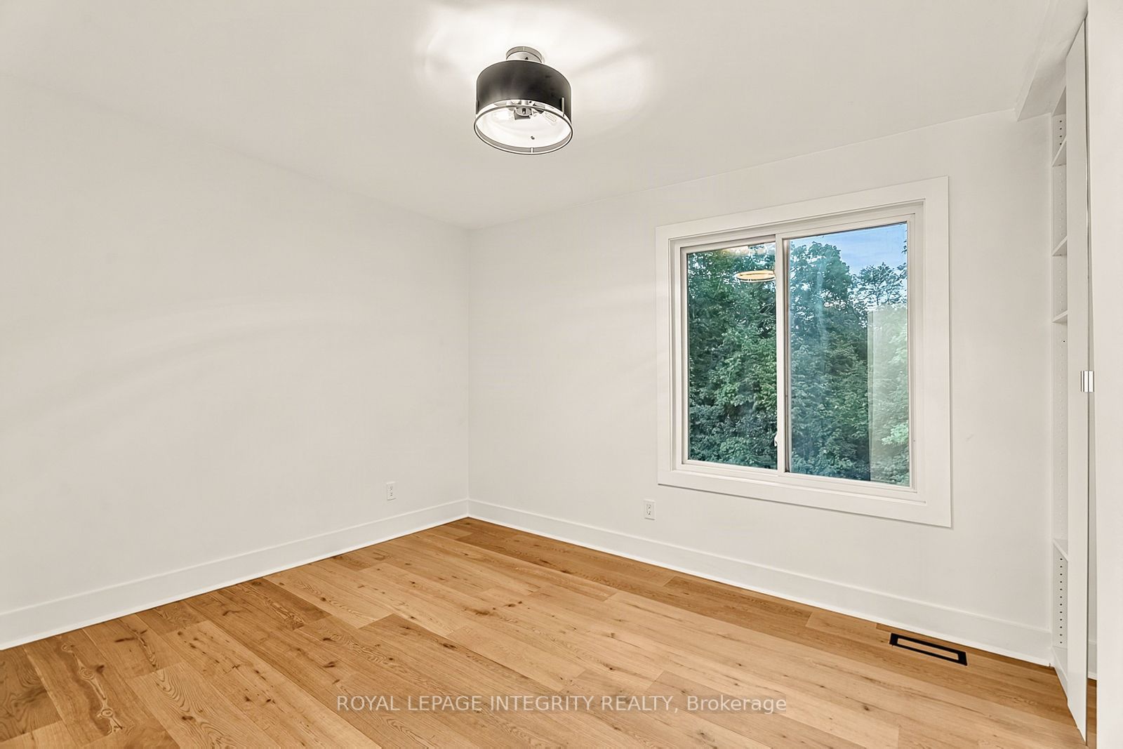731 Ludgate Court Property Photo 32