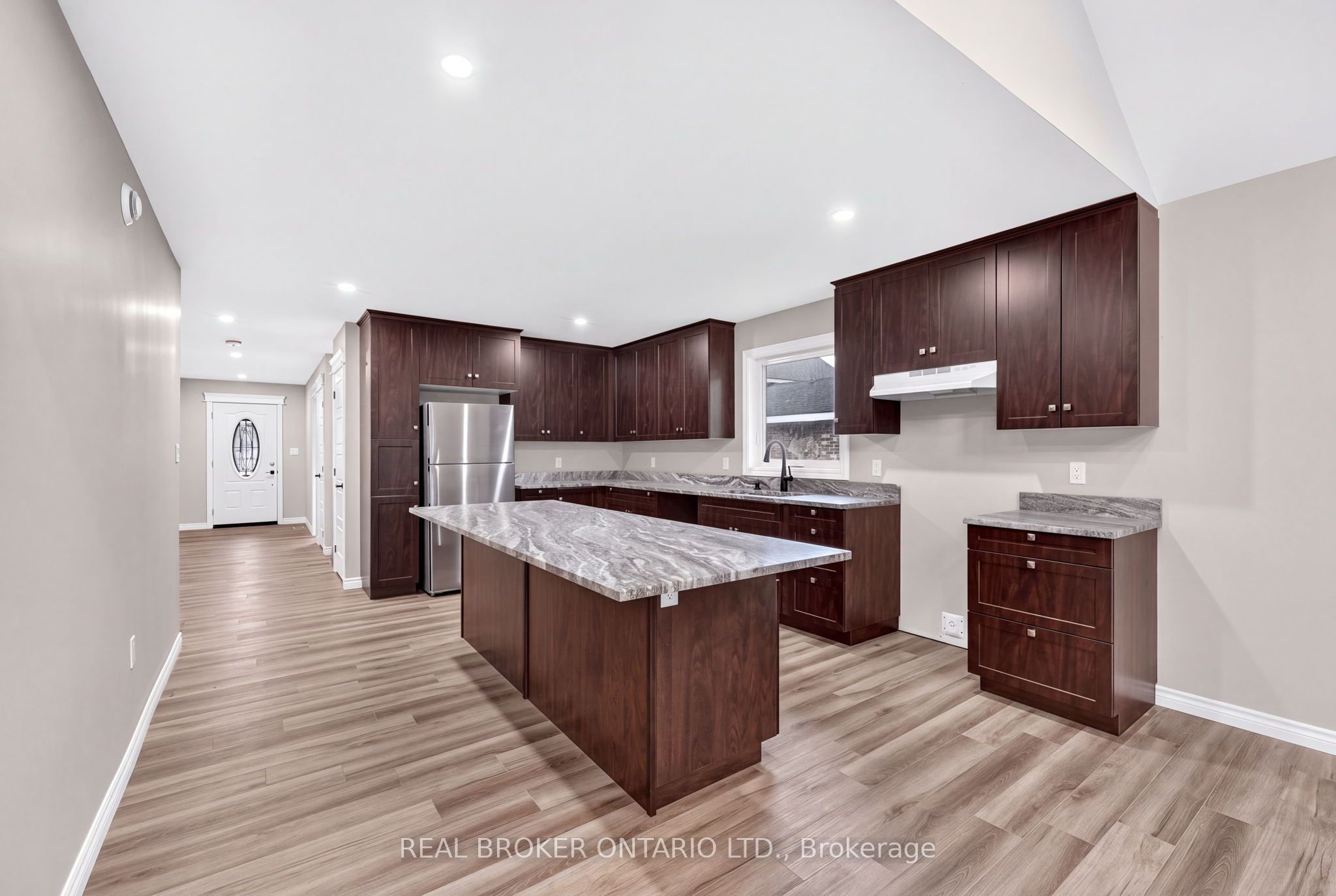52 Queen Street Property Photo 10