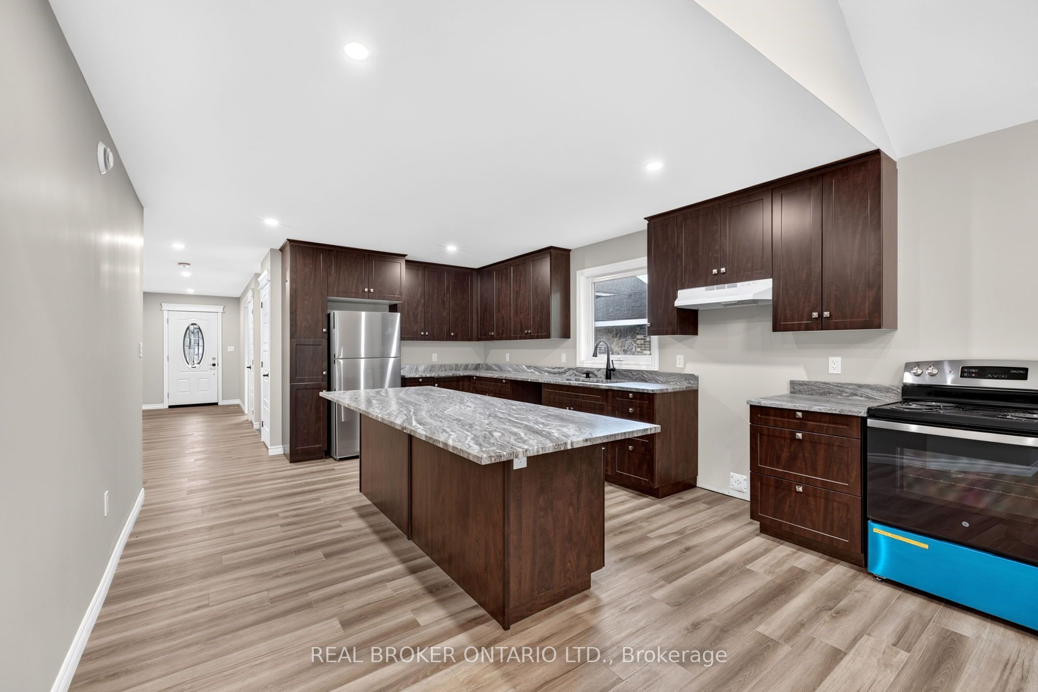 52 Queen Street Property Photo 11