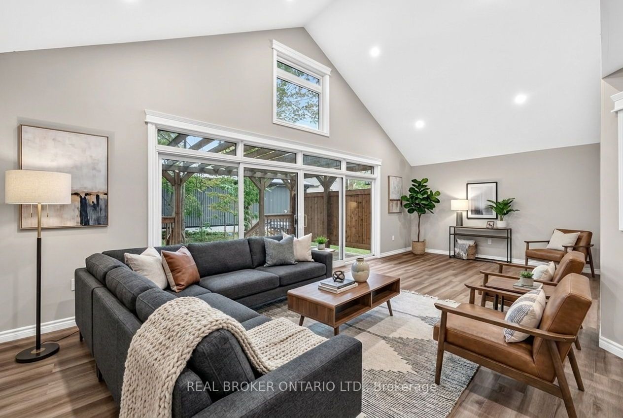 52 Queen Street Property Photo 15