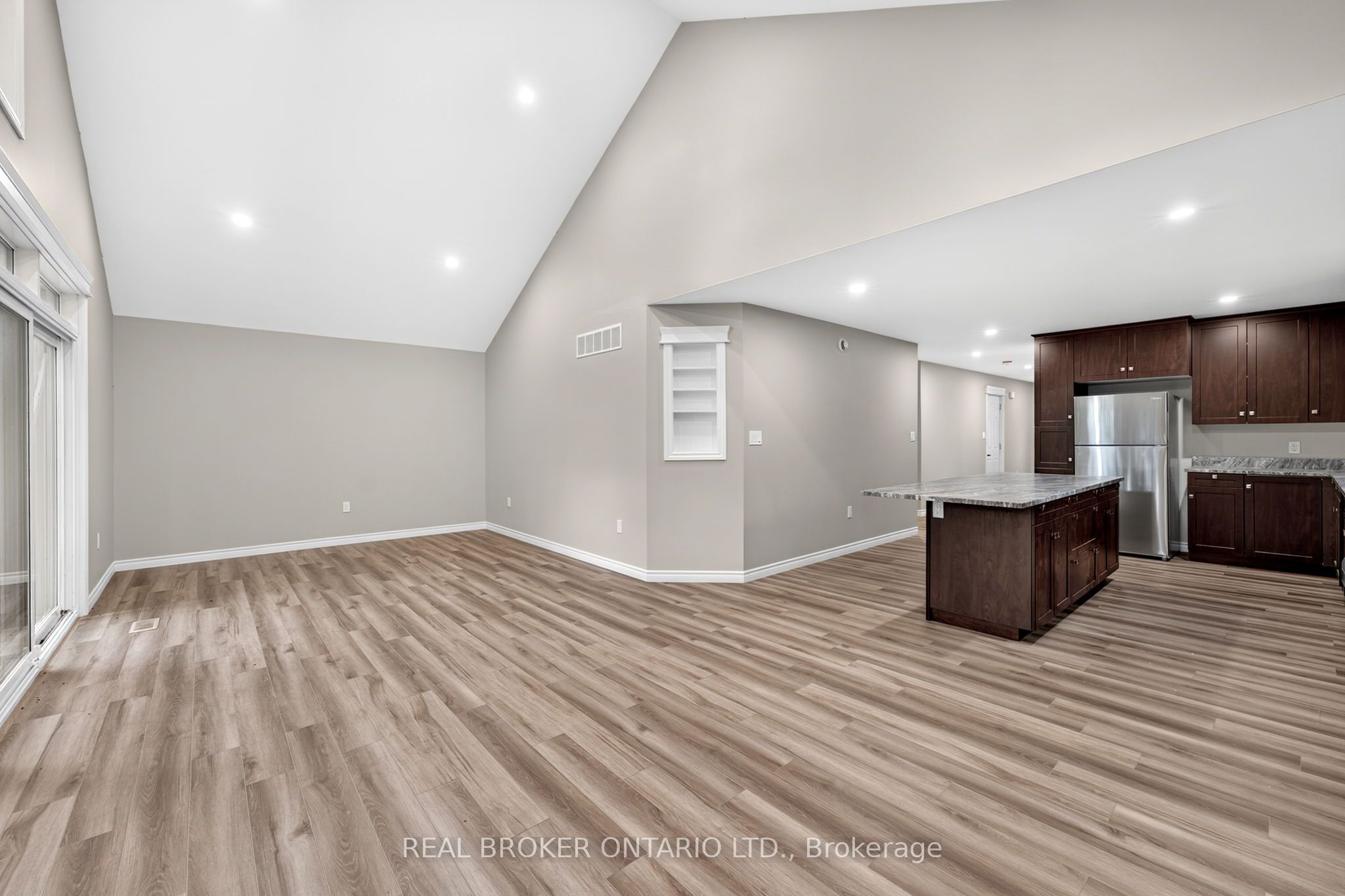 52 Queen Street Property Photo 18