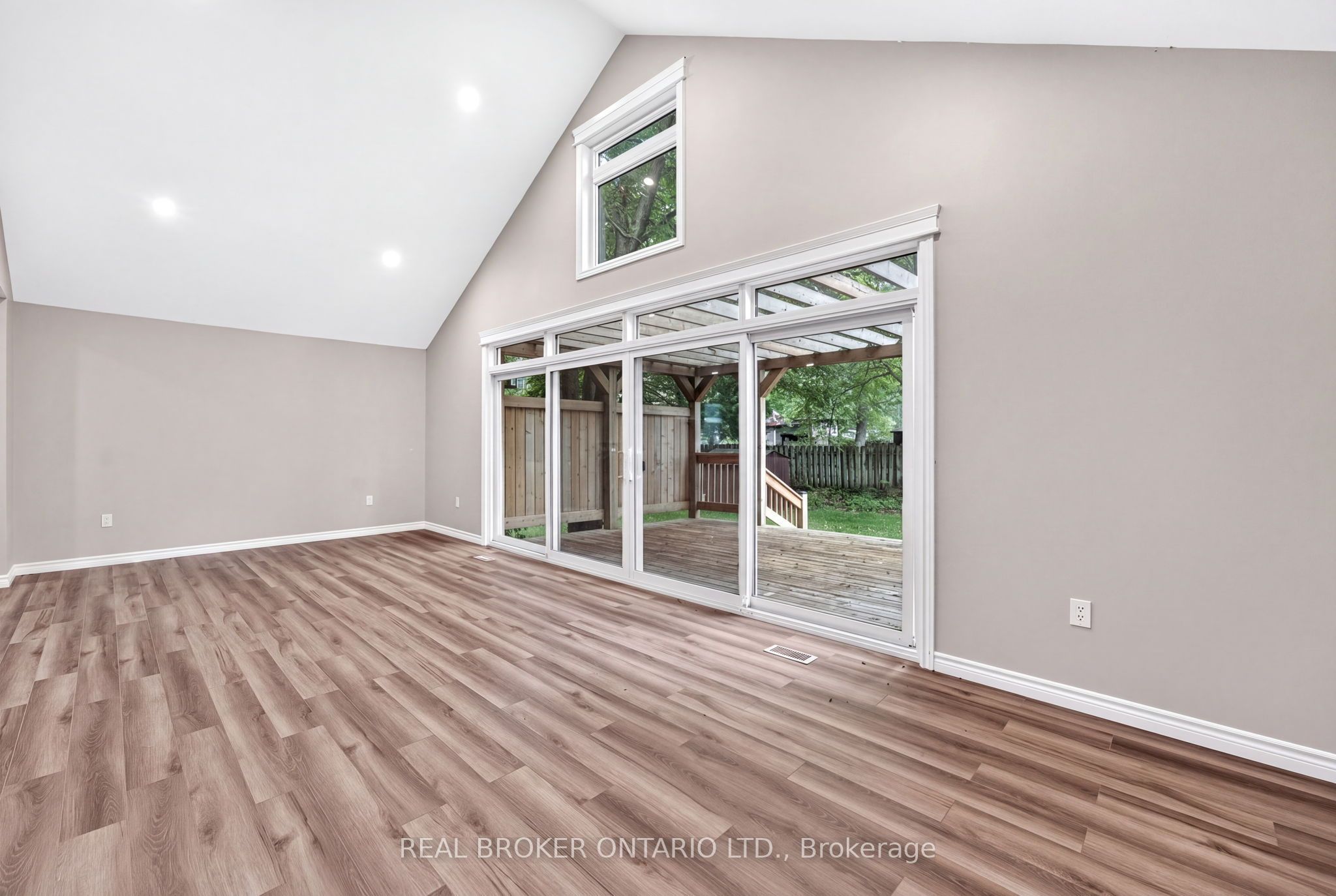 52 Queen Street Property Photo 19