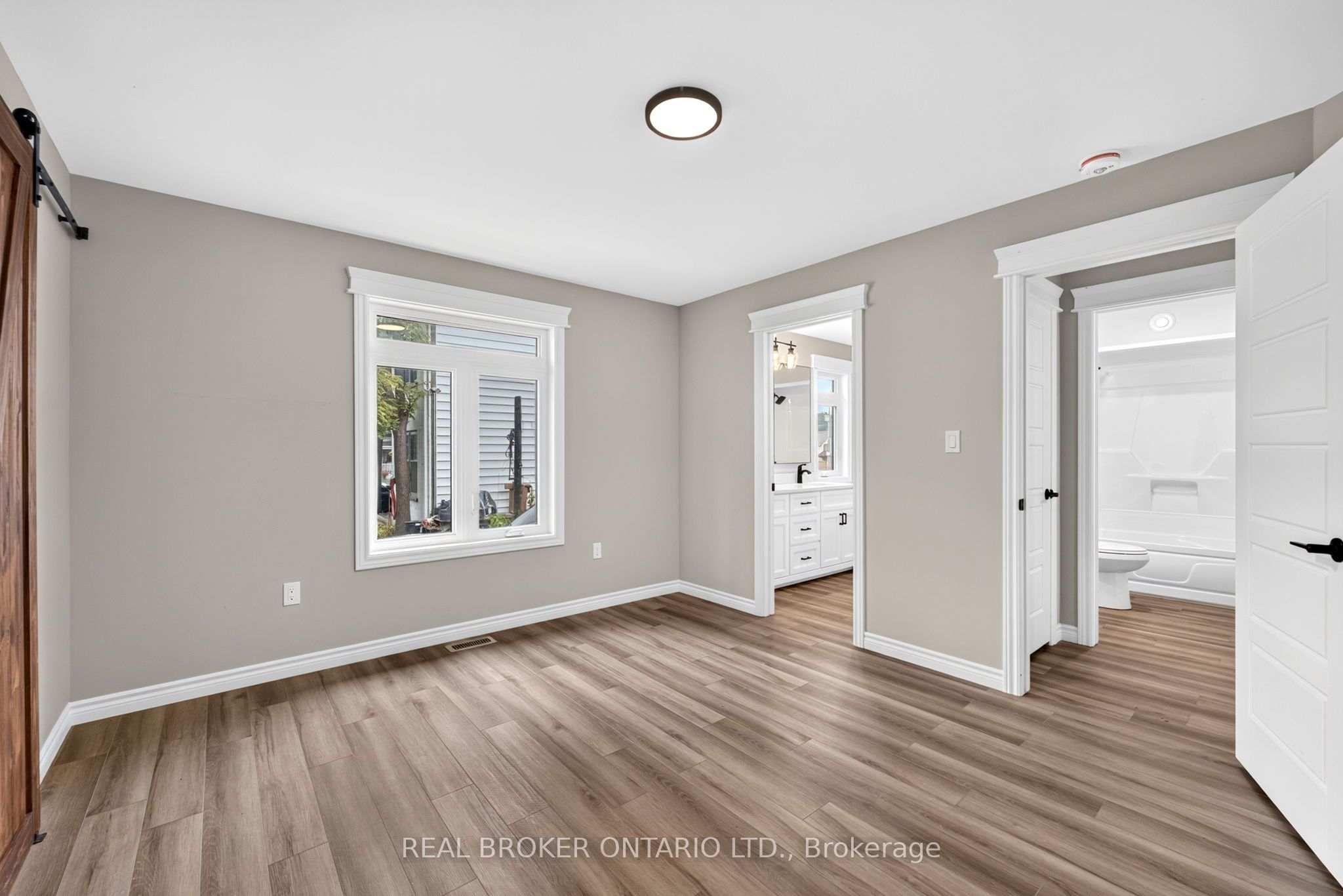 52 Queen Street Property Photo 24