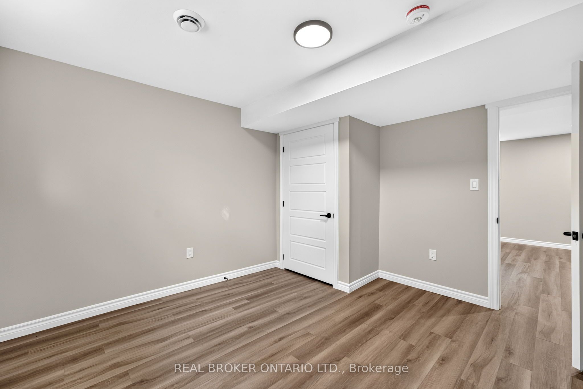 52 Queen Street Property Photo 35