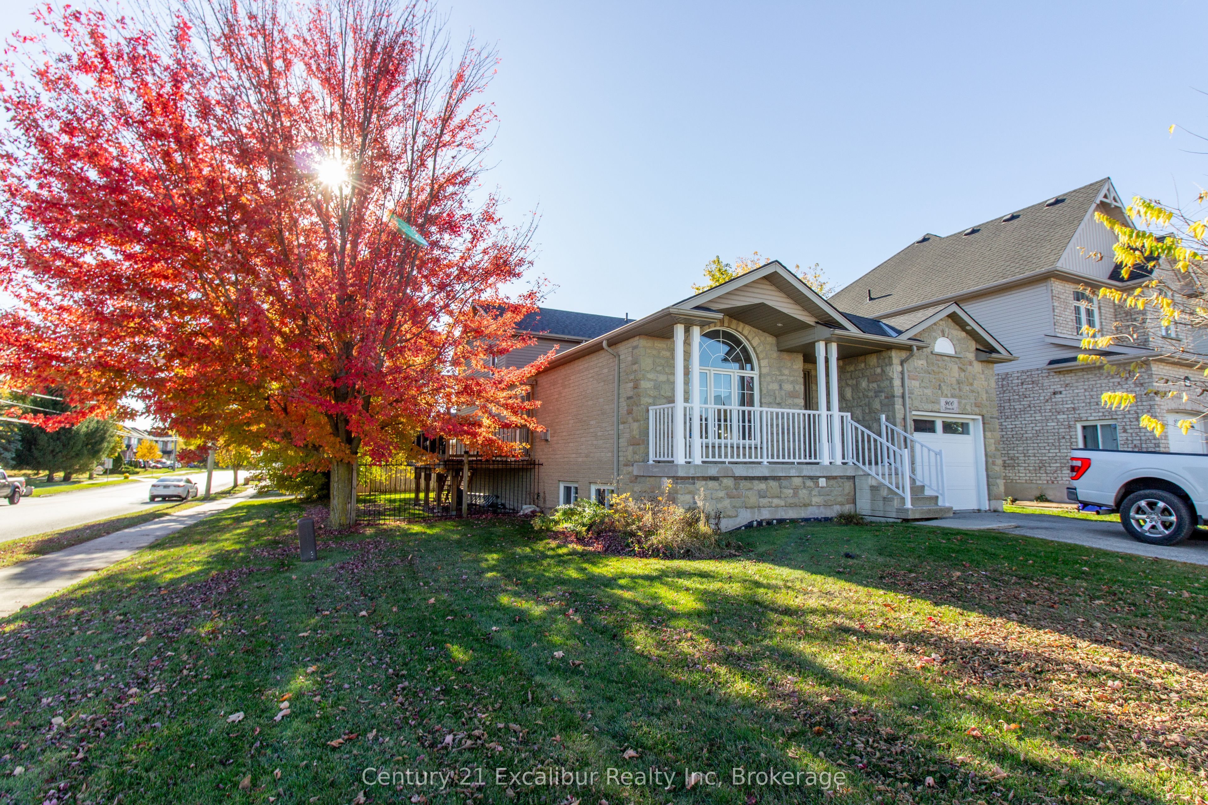 900 Gzowski Street Property Photo 1