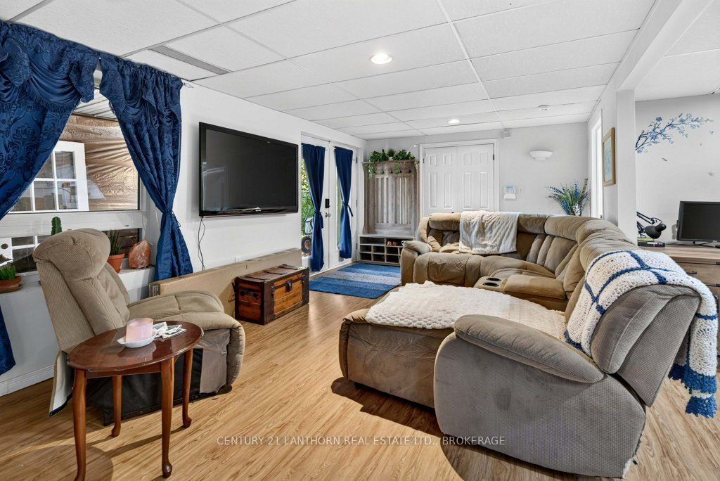 365 Park Road Property Photo 24