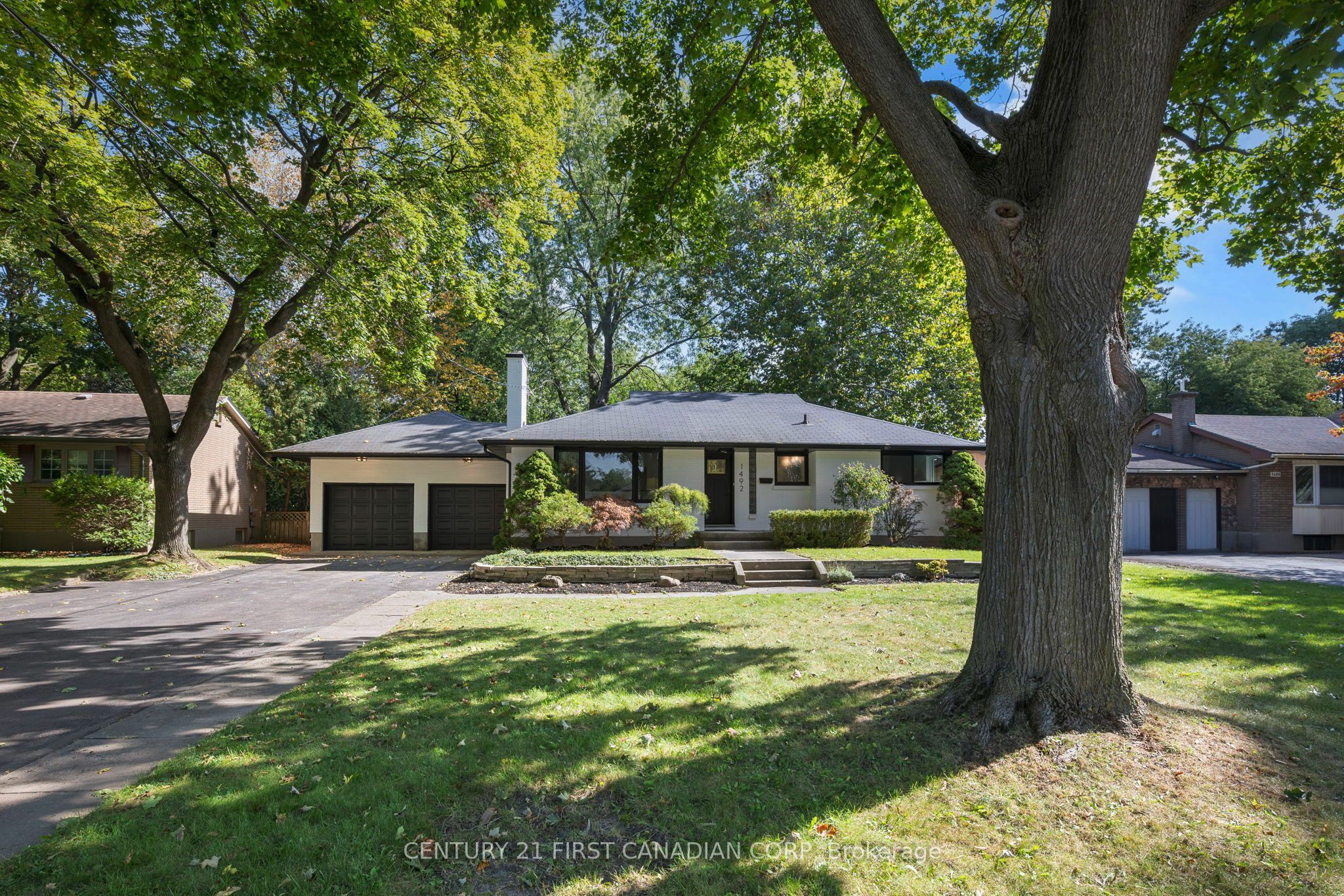 1492 North Vernon Avenue Property Photo 2