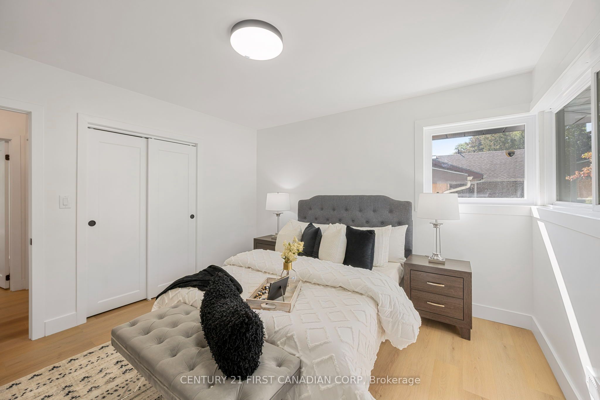 1492 North Vernon Avenue Property Photo 18