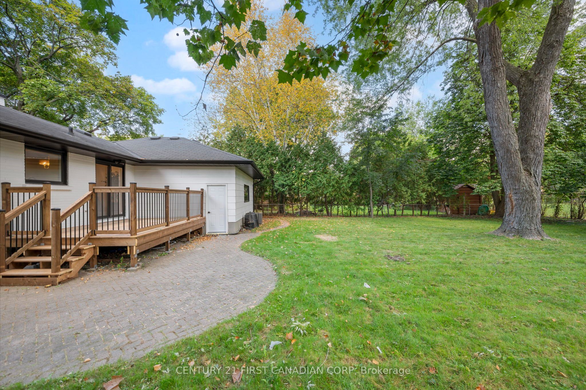 1492 North Vernon Avenue Property Photo 32