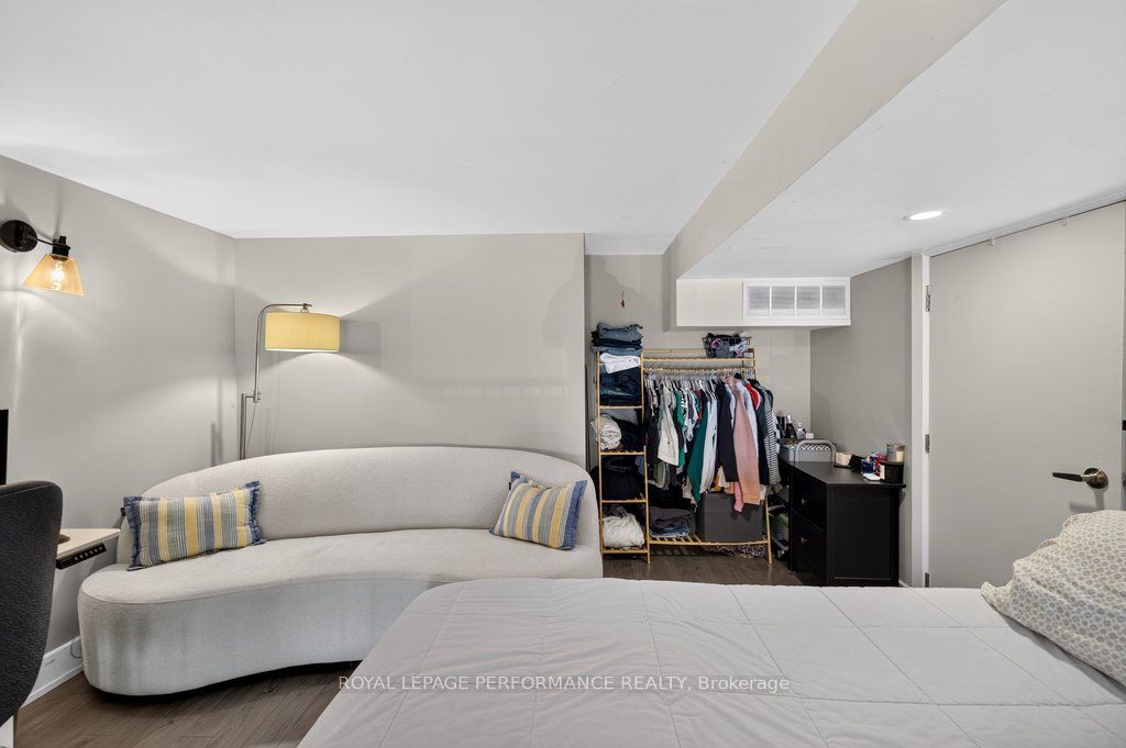 206 Manchester Avenue B Property Photo 31