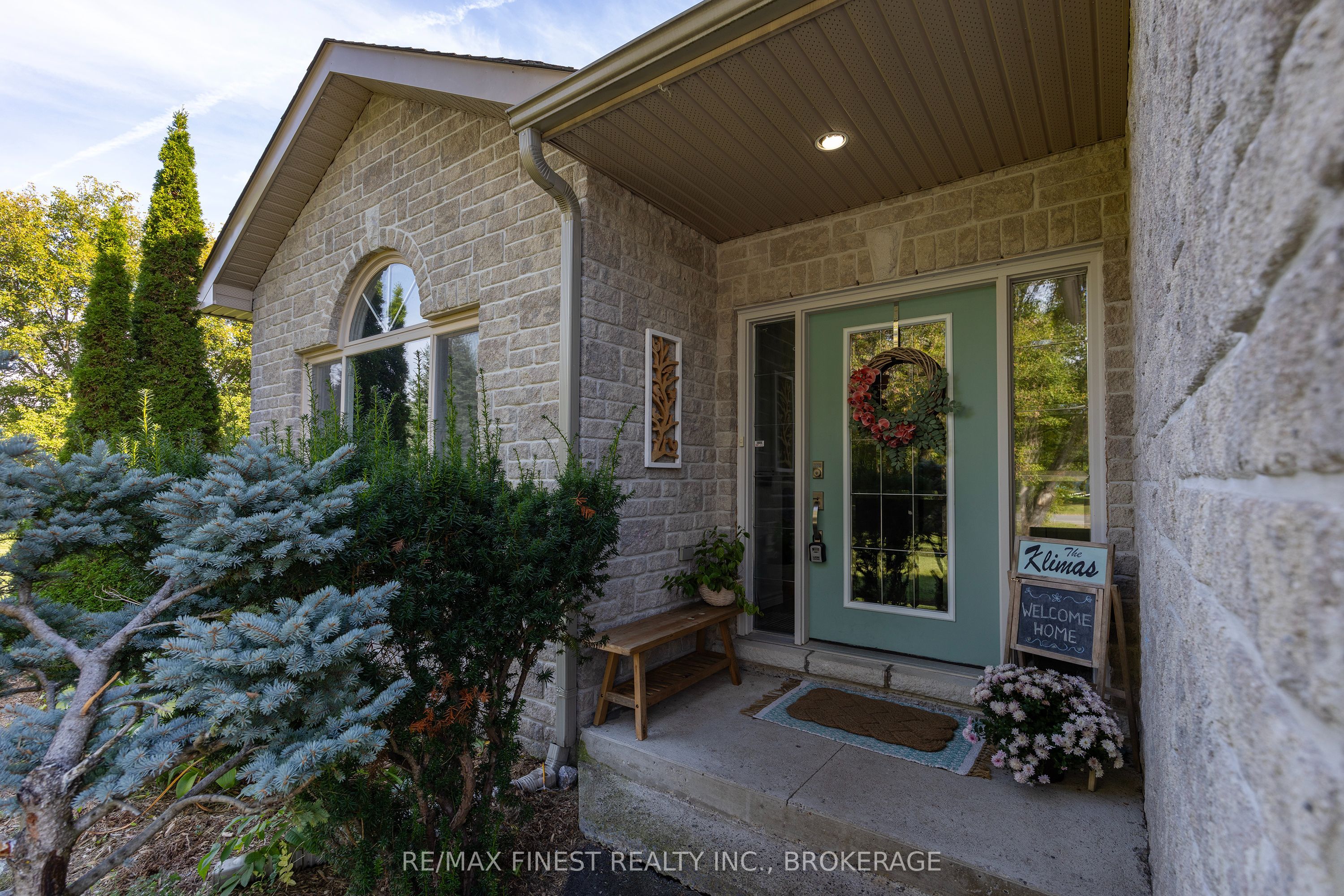 4404 Ashwood Drive Property Photo 3