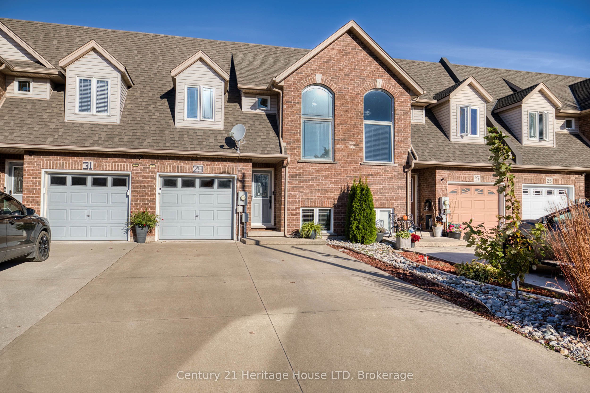 29 Bluegrass Crescent Property Photo 1