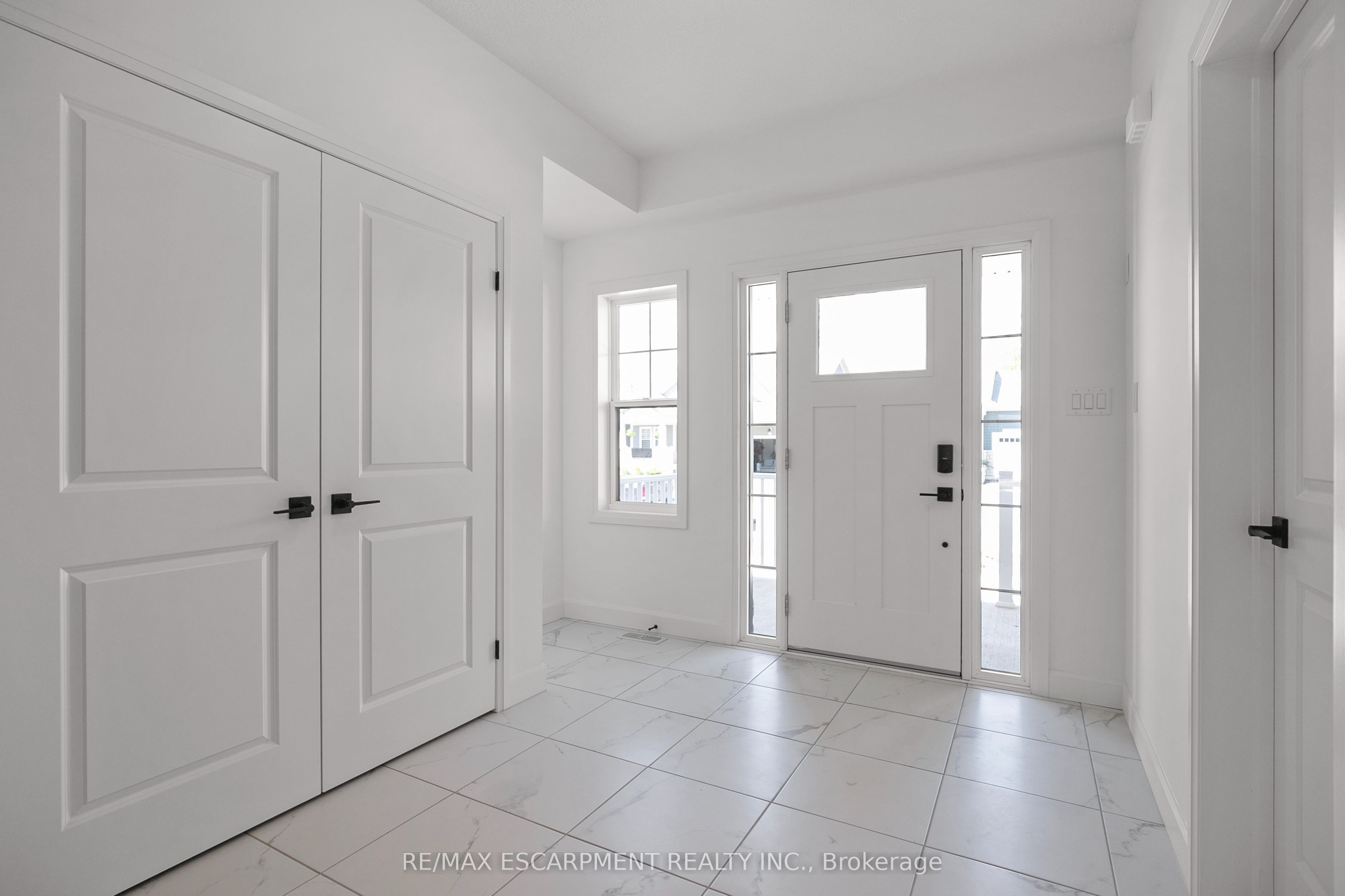 26 Beachwalk Crescent Property Photo 6