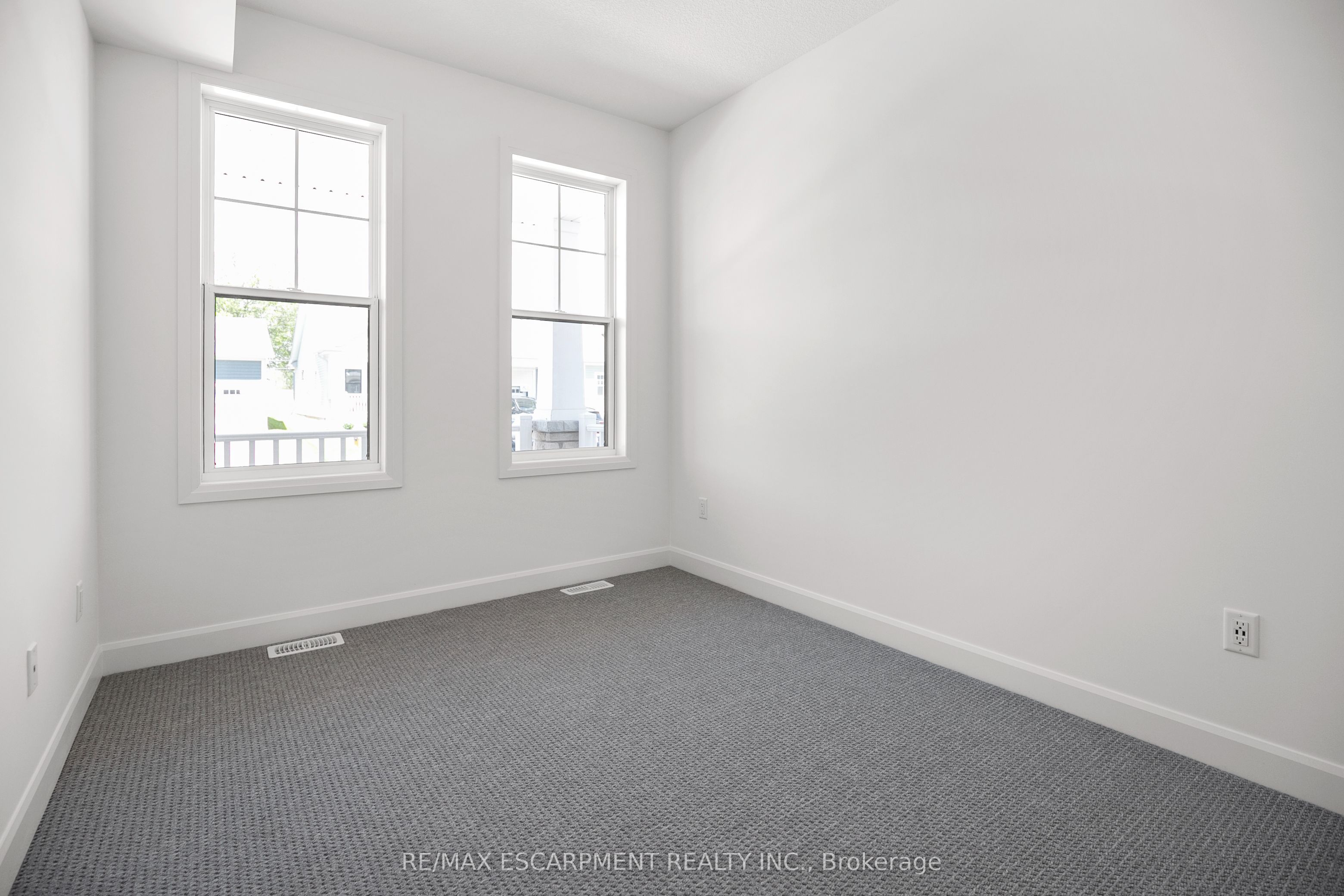 26 Beachwalk Crescent Property Photo 7