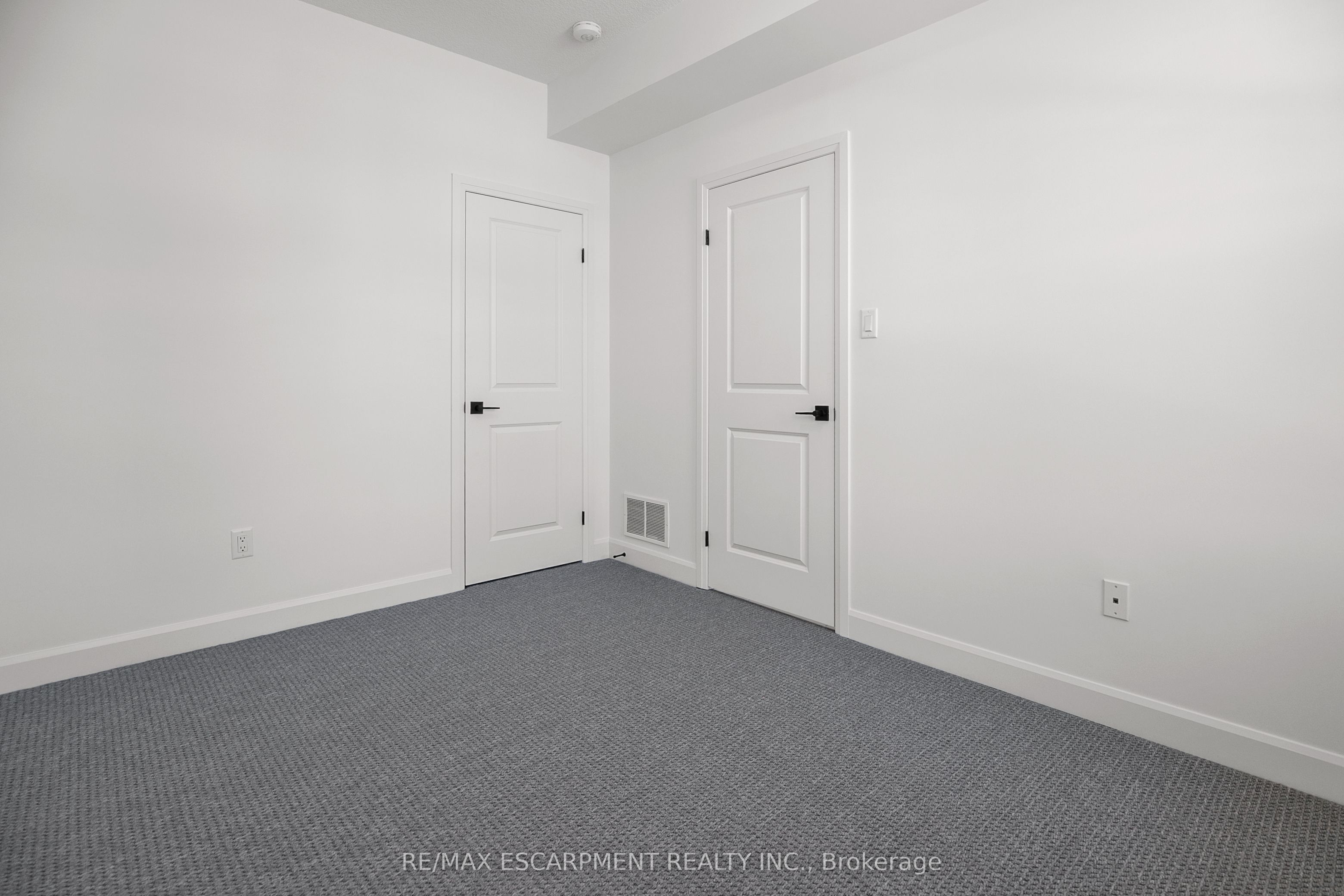 26 Beachwalk Crescent Property Photo 8