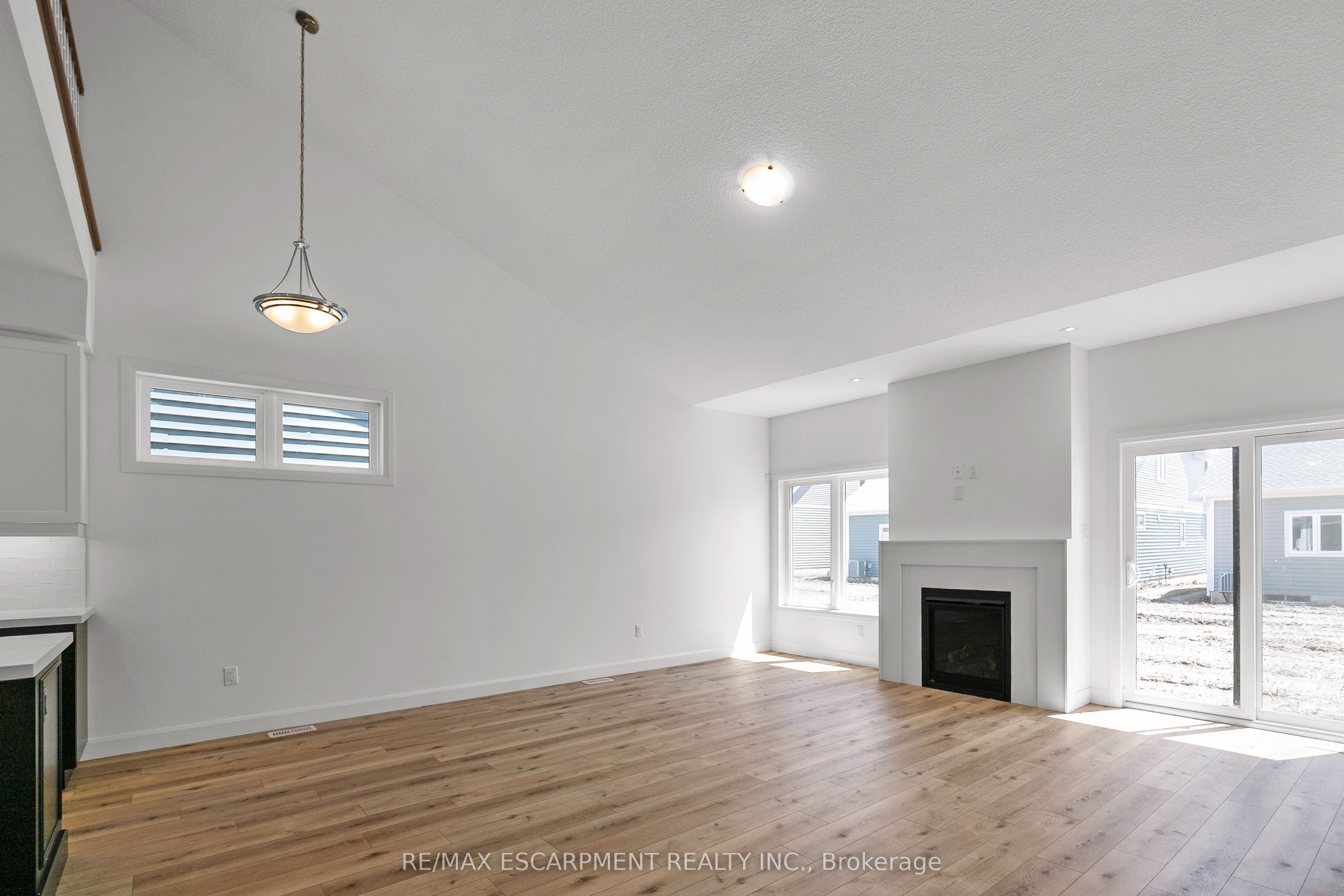 26 Beachwalk Crescent Property Photo 16