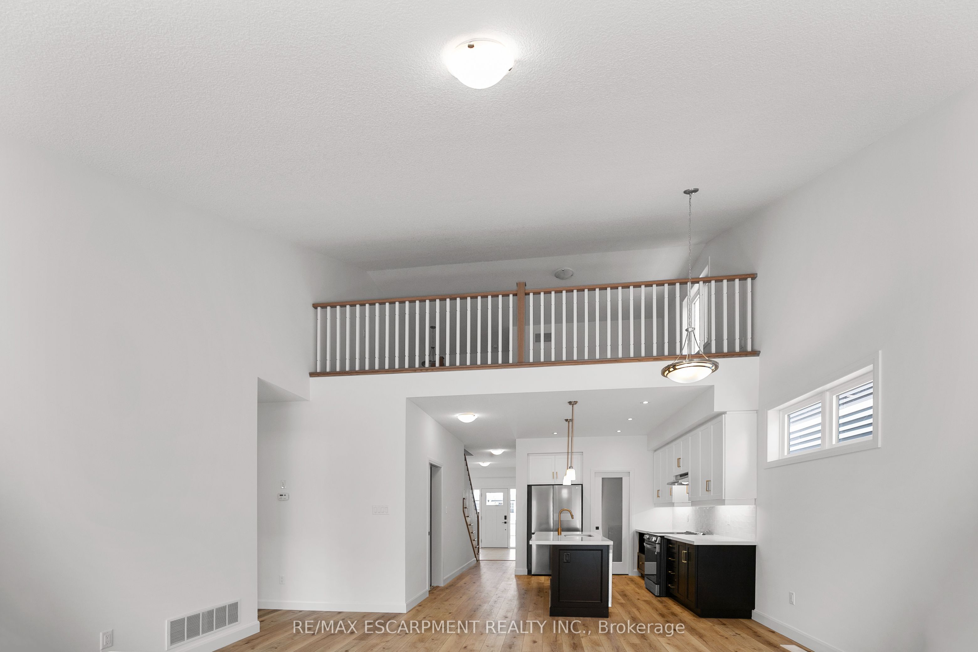 26 Beachwalk Crescent Property Photo 27