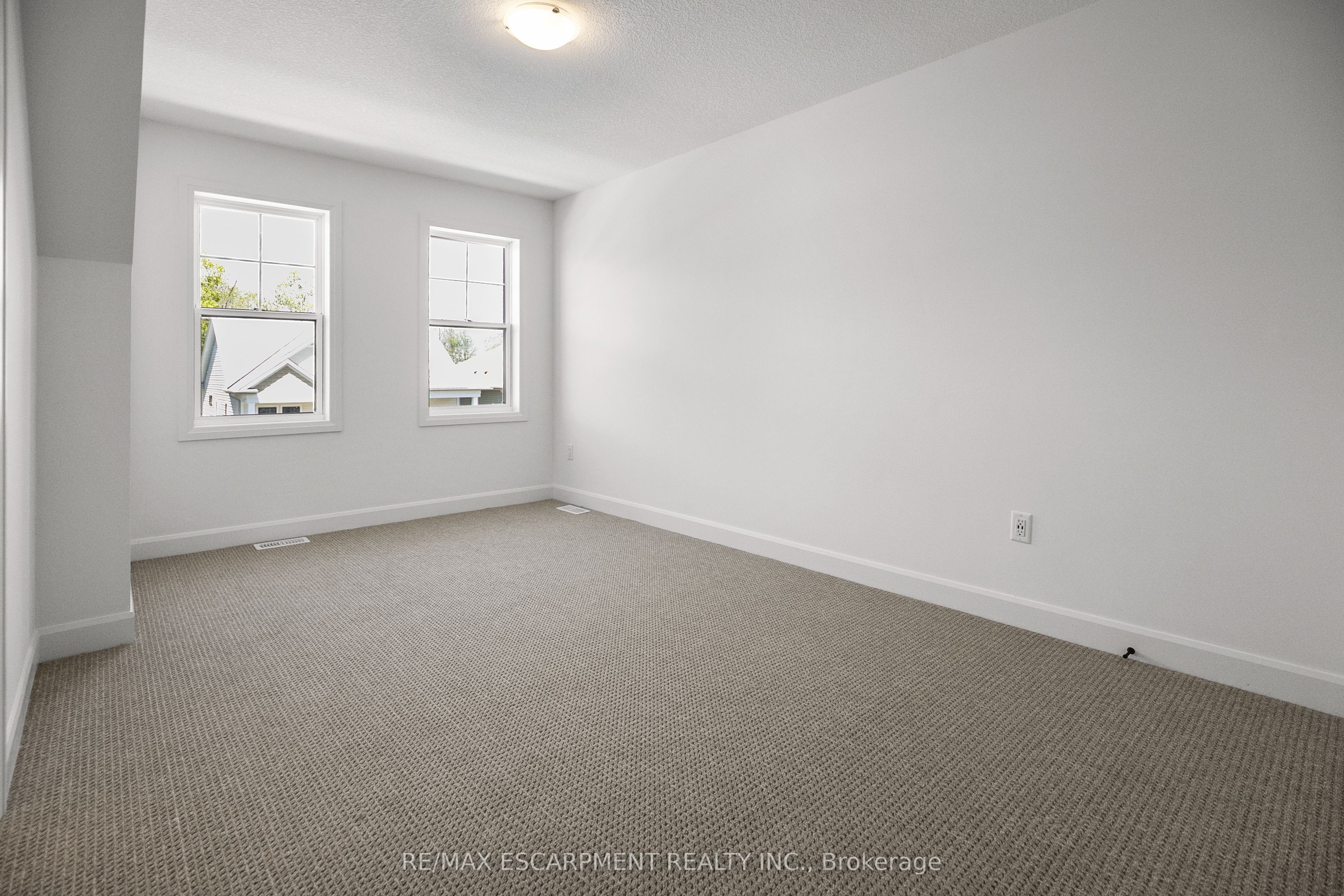 26 Beachwalk Crescent Property Photo 31