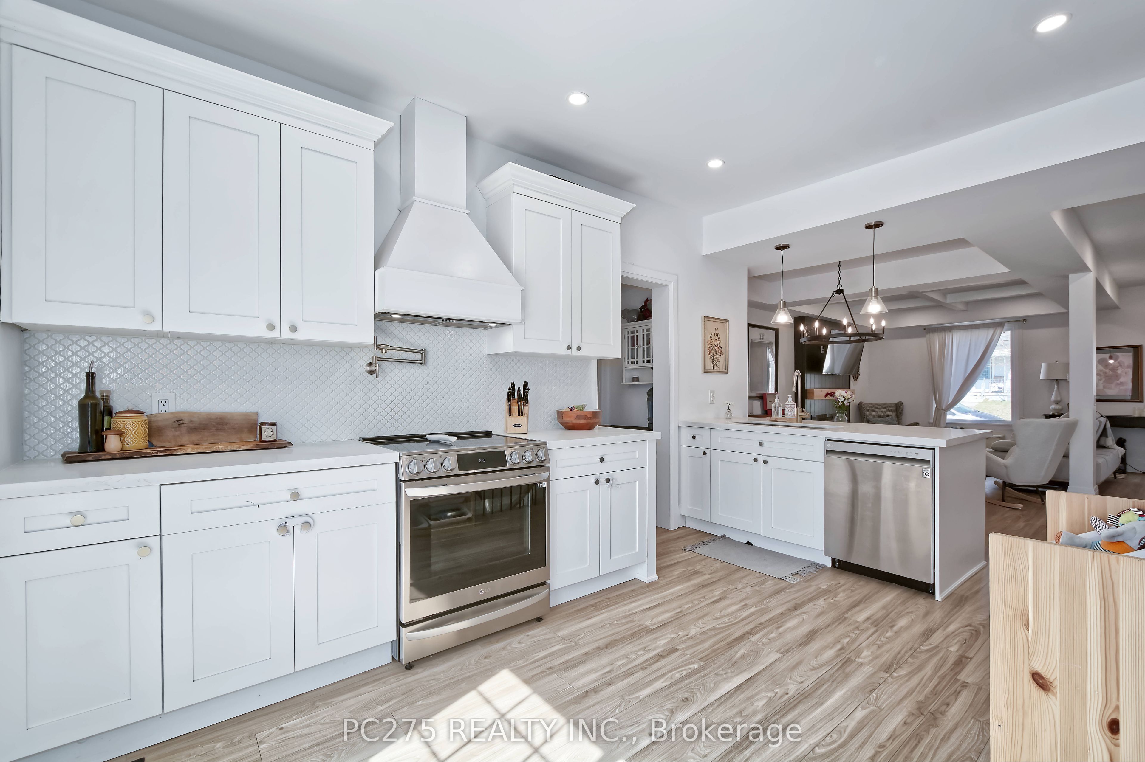92 Walnut Street Property Photo 10