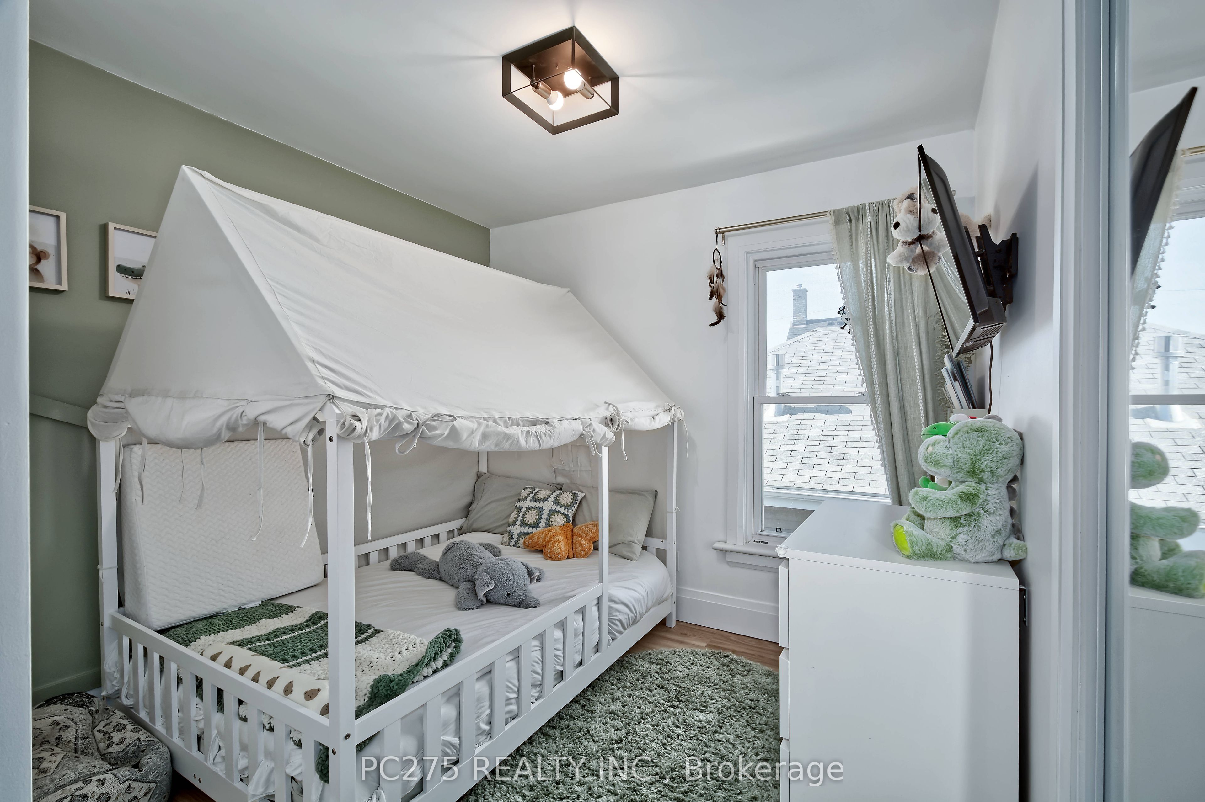 92 Walnut Street Property Photo 20