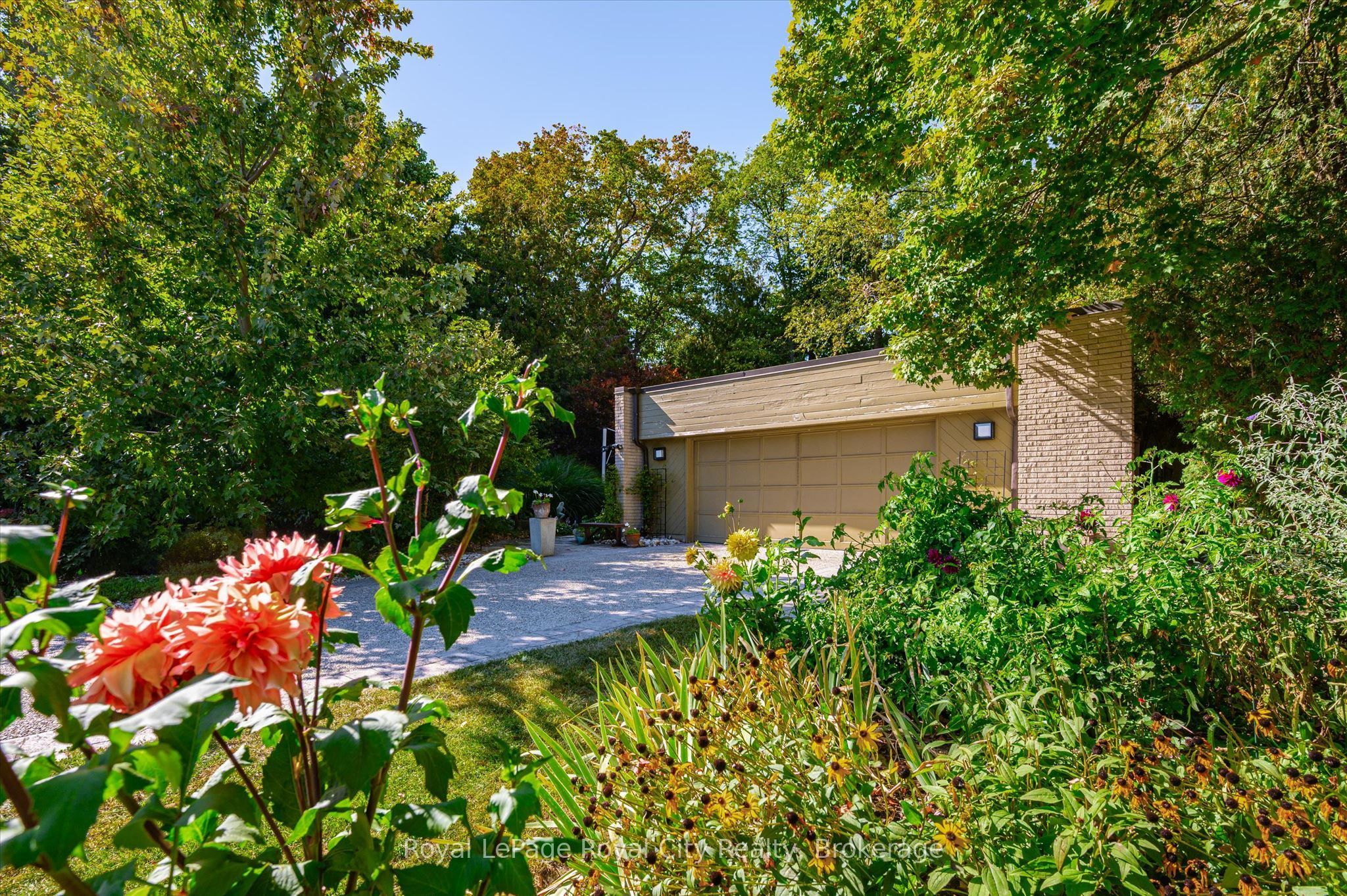 168 South River Road Property Photo 2