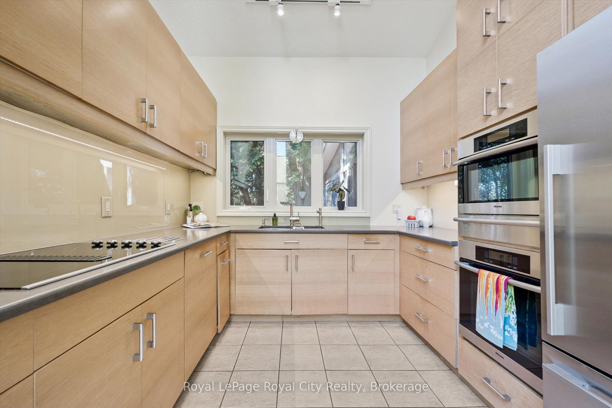 168 South River Road Property Photo 12