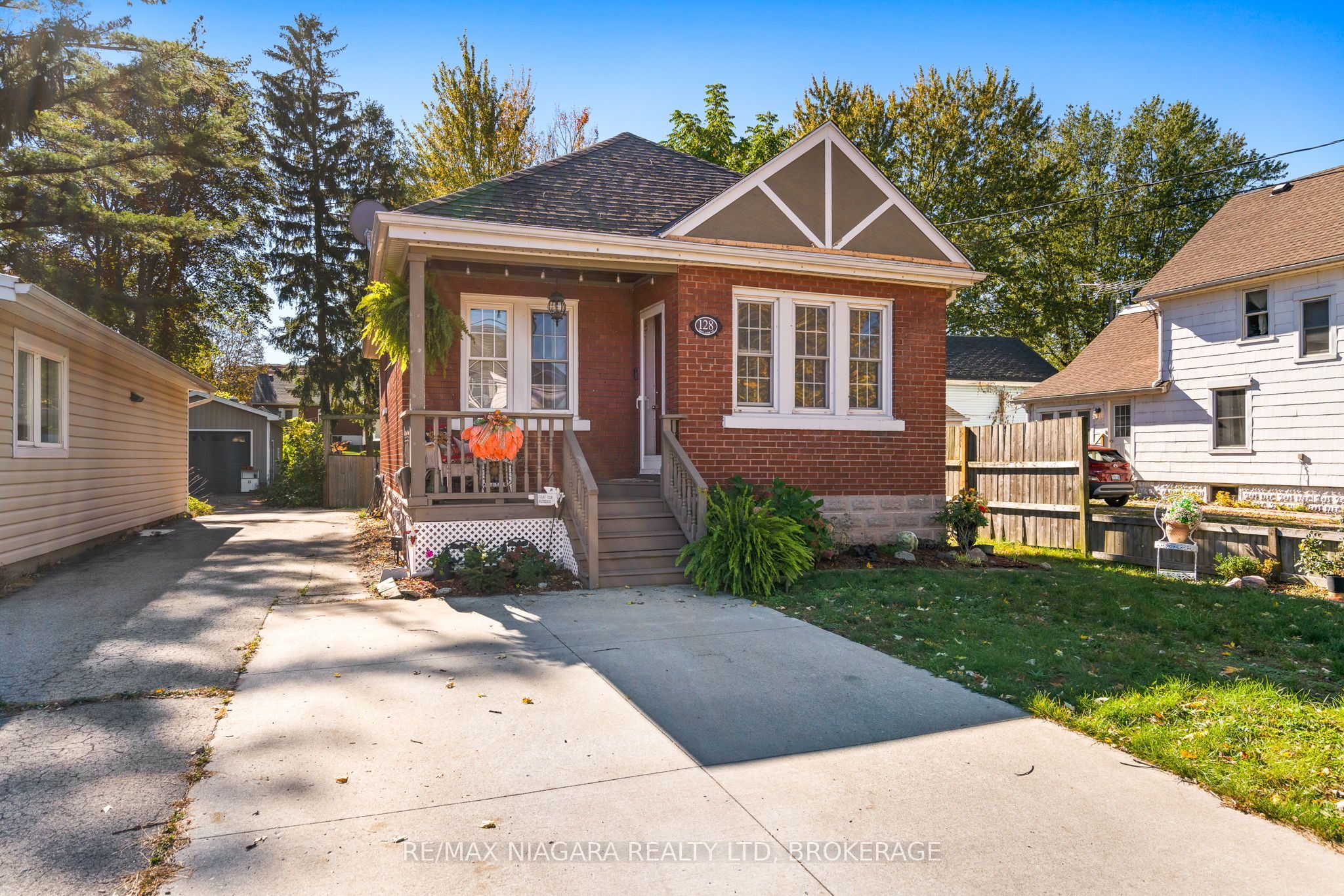 128 Adelaide Street Property Photo 1