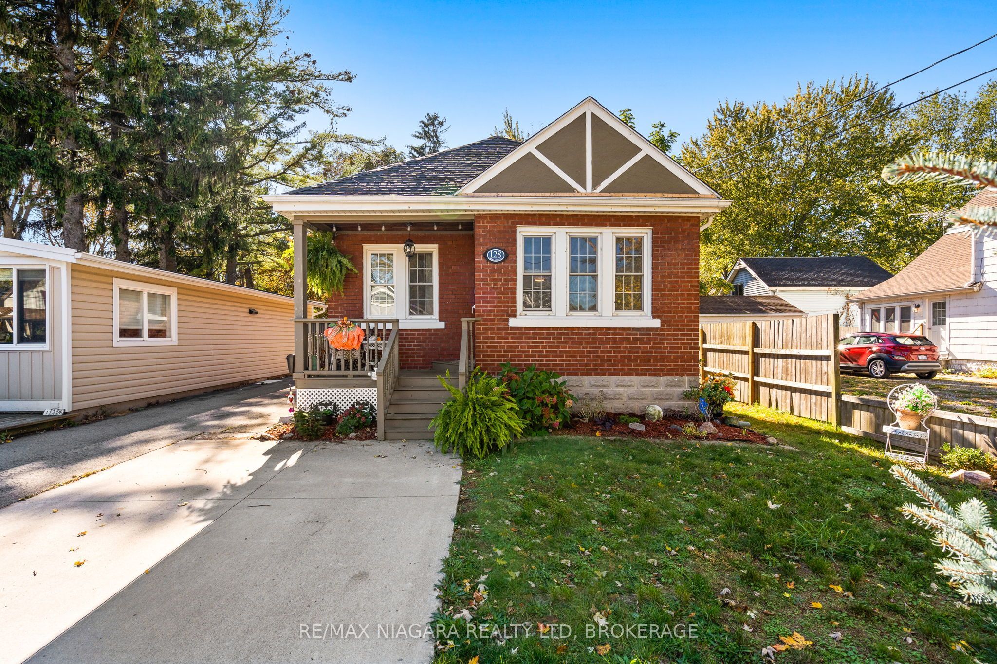 128 Adelaide Street Property Photo 2