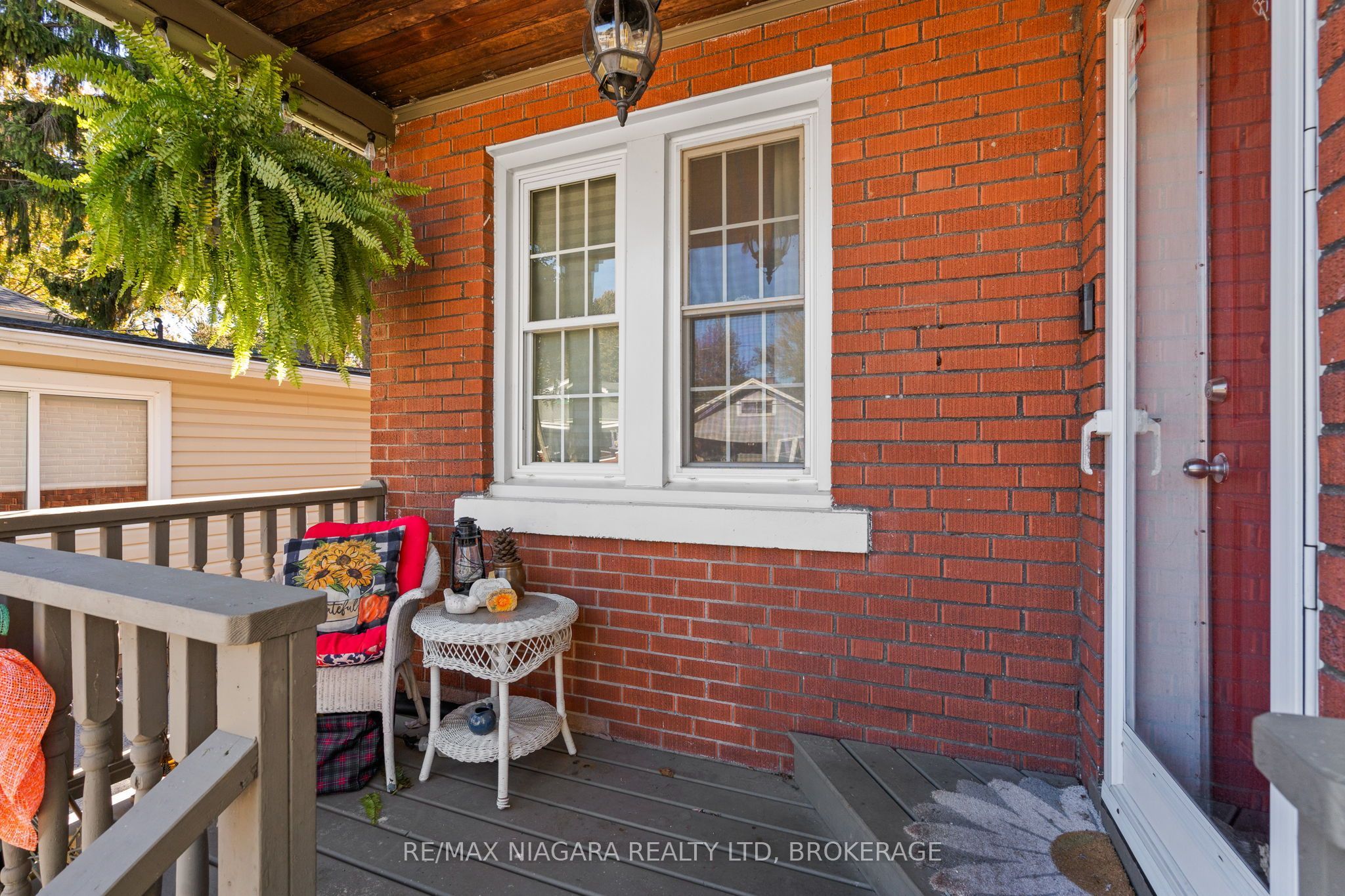 128 Adelaide Street Property Photo 3