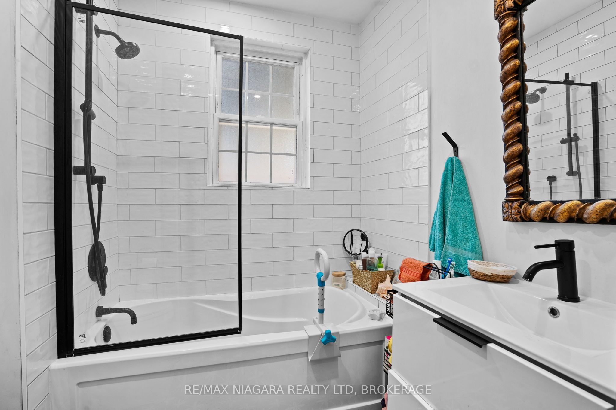 128 Adelaide Street Property Photo 11