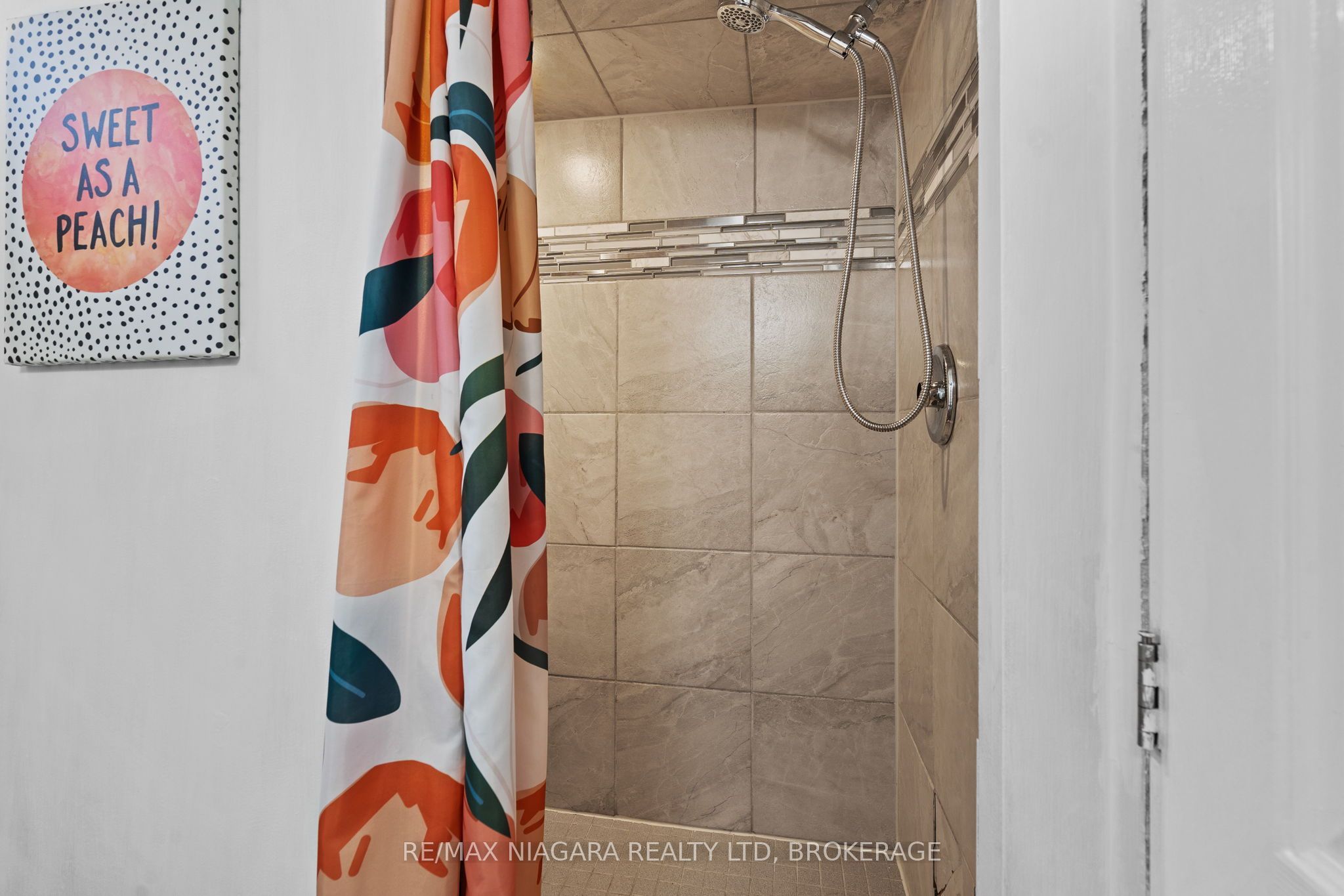 128 Adelaide Street Property Photo 15