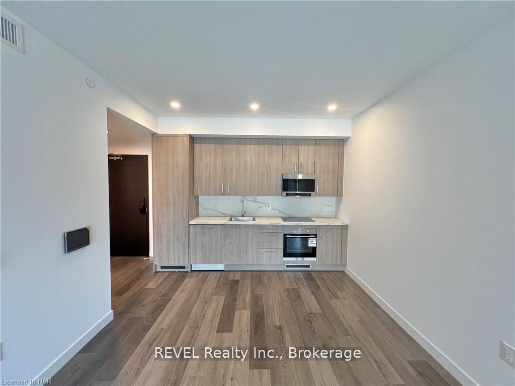 7549 Kalar Road 213 Property Photo 4