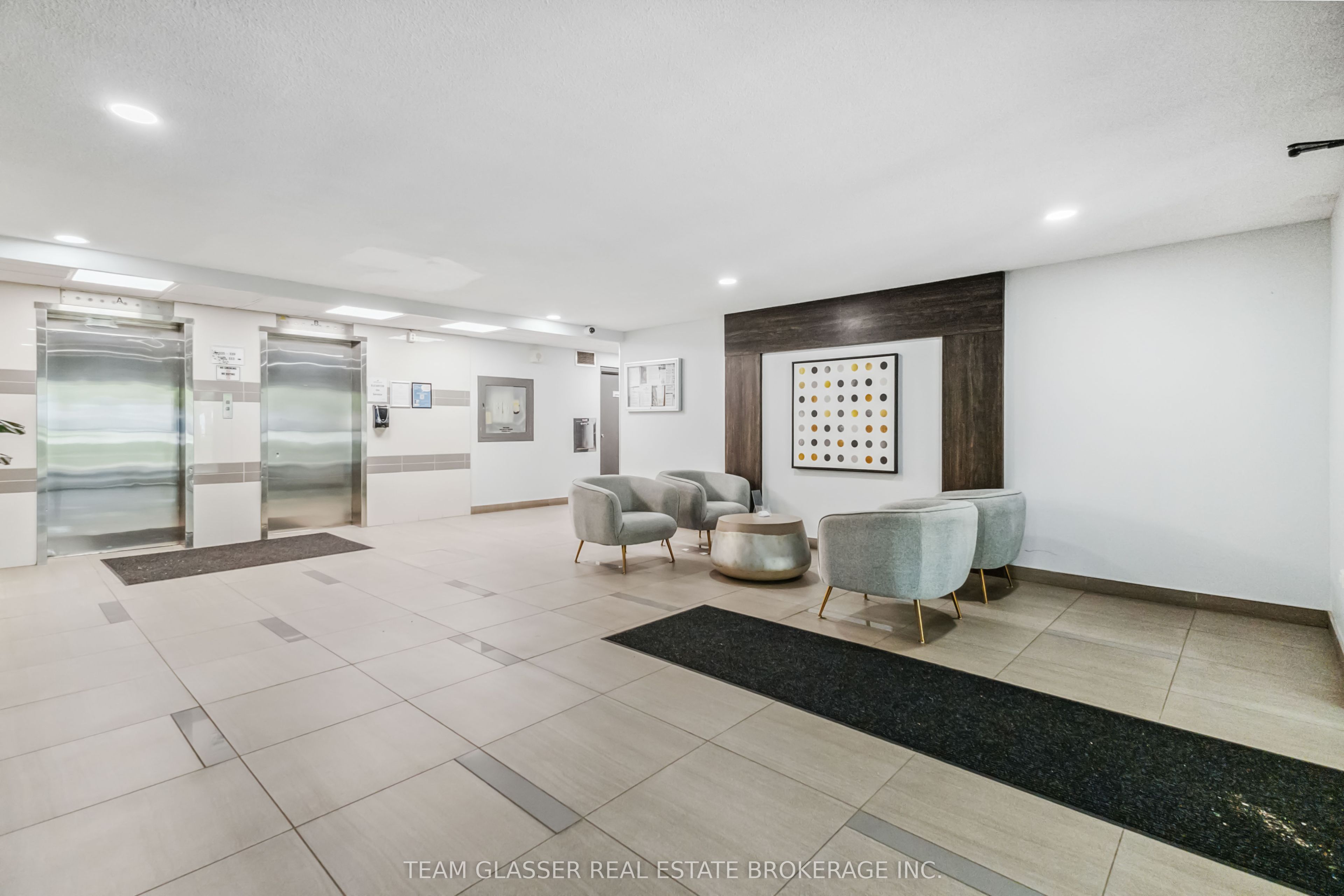 1560 Adelaide Street N 188 Property Photo 6
