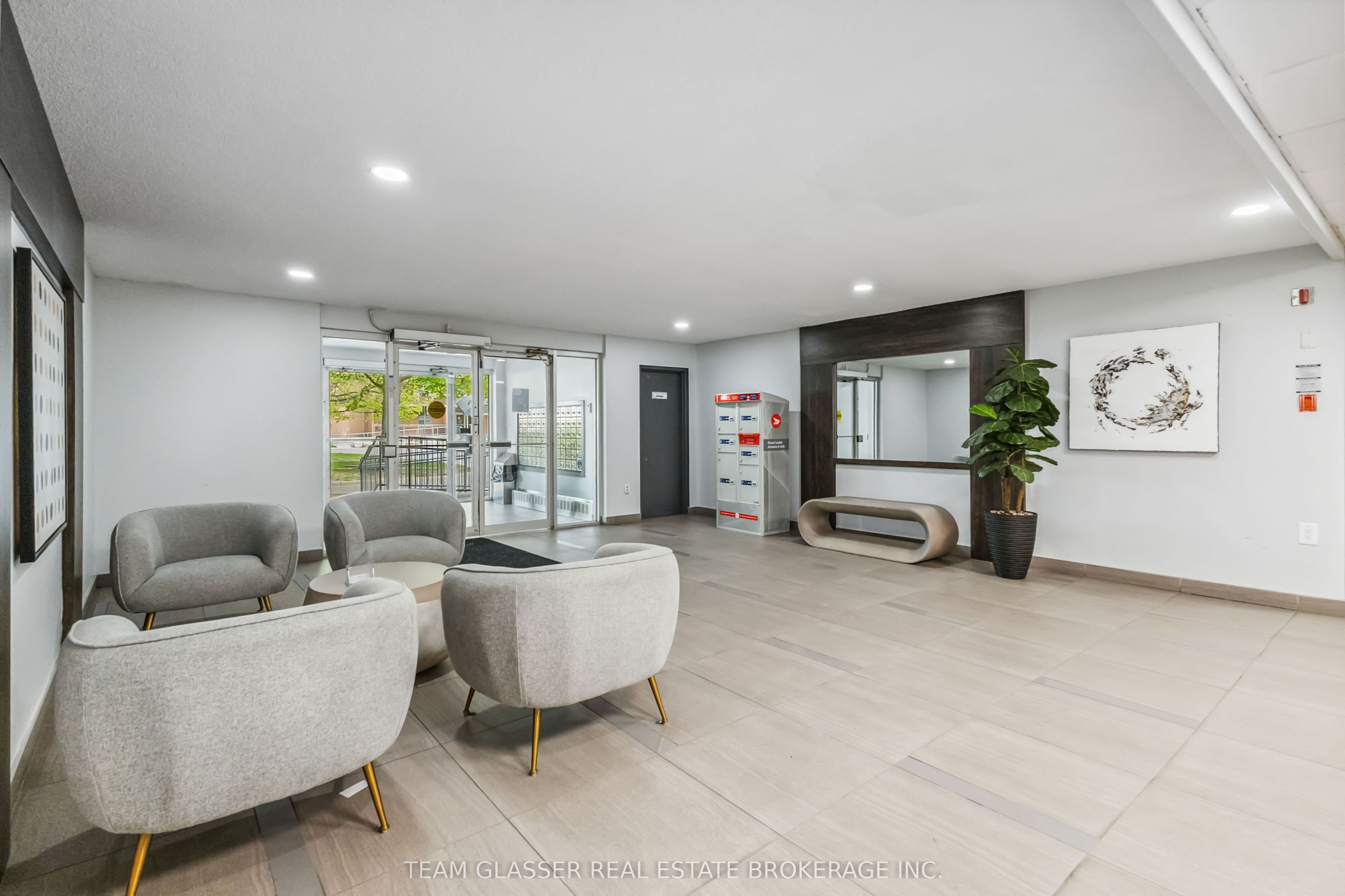1560 Adelaide Street N 188 Property Photo 7
