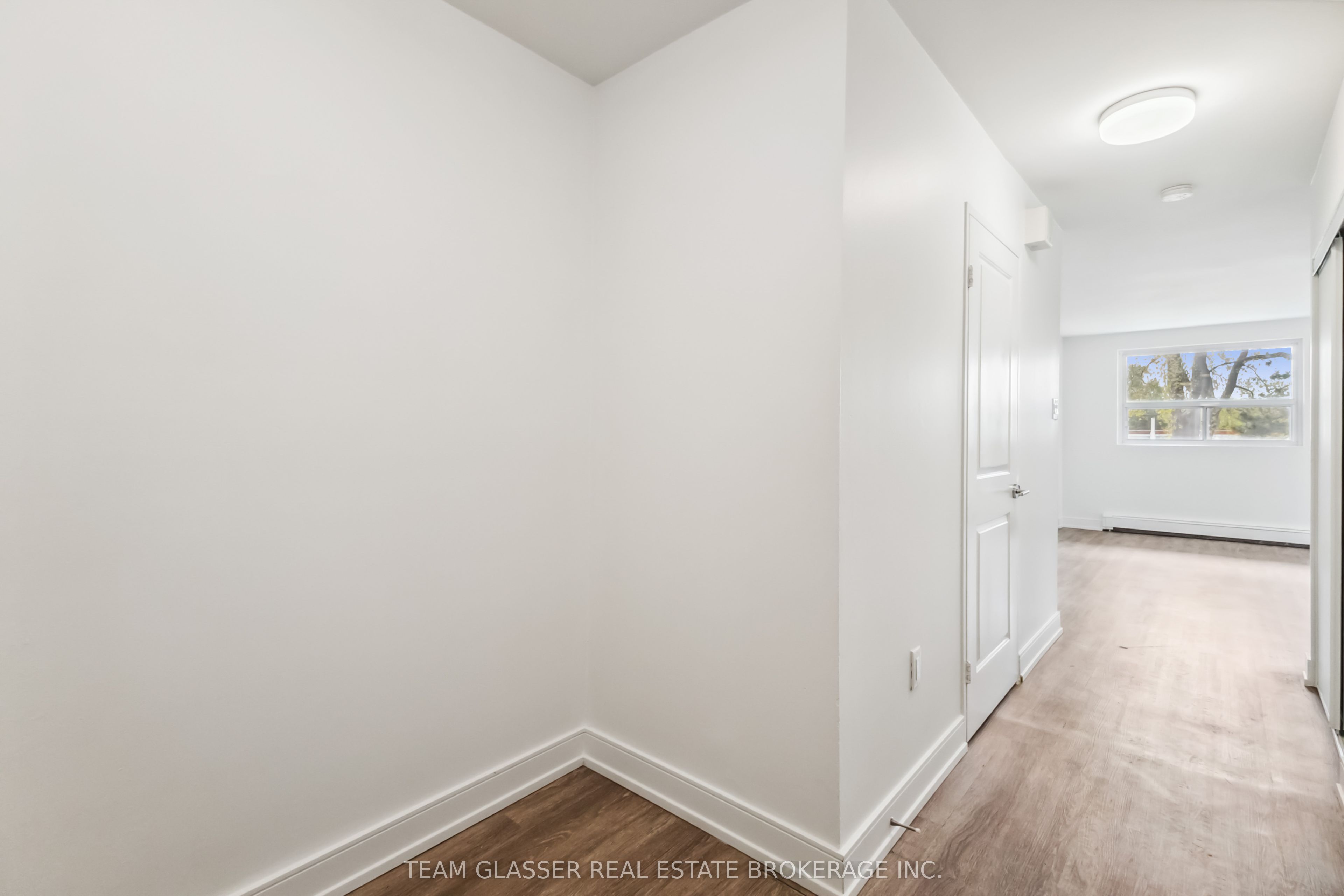 1560 Adelaide Street N 188 Property Photo 8